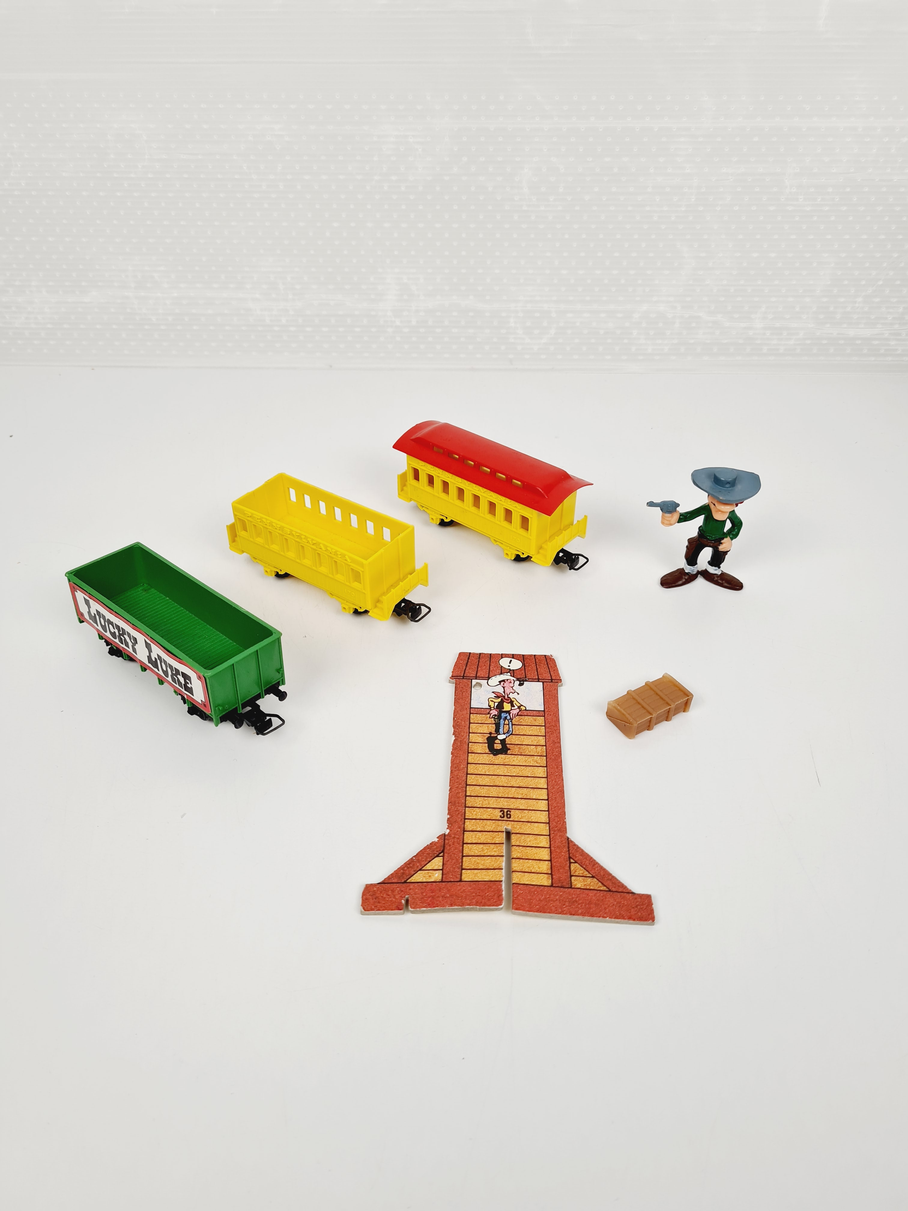 Voir photo 2 de Véhicules - Train Jouef Ho rare - Lucky Luke - Avec accessoires, wagons et notice Véhicules - Train Jouef Ho rare - Lucky Luke - Avec accessoires, wagons et notice État correct reconditionné photo 2