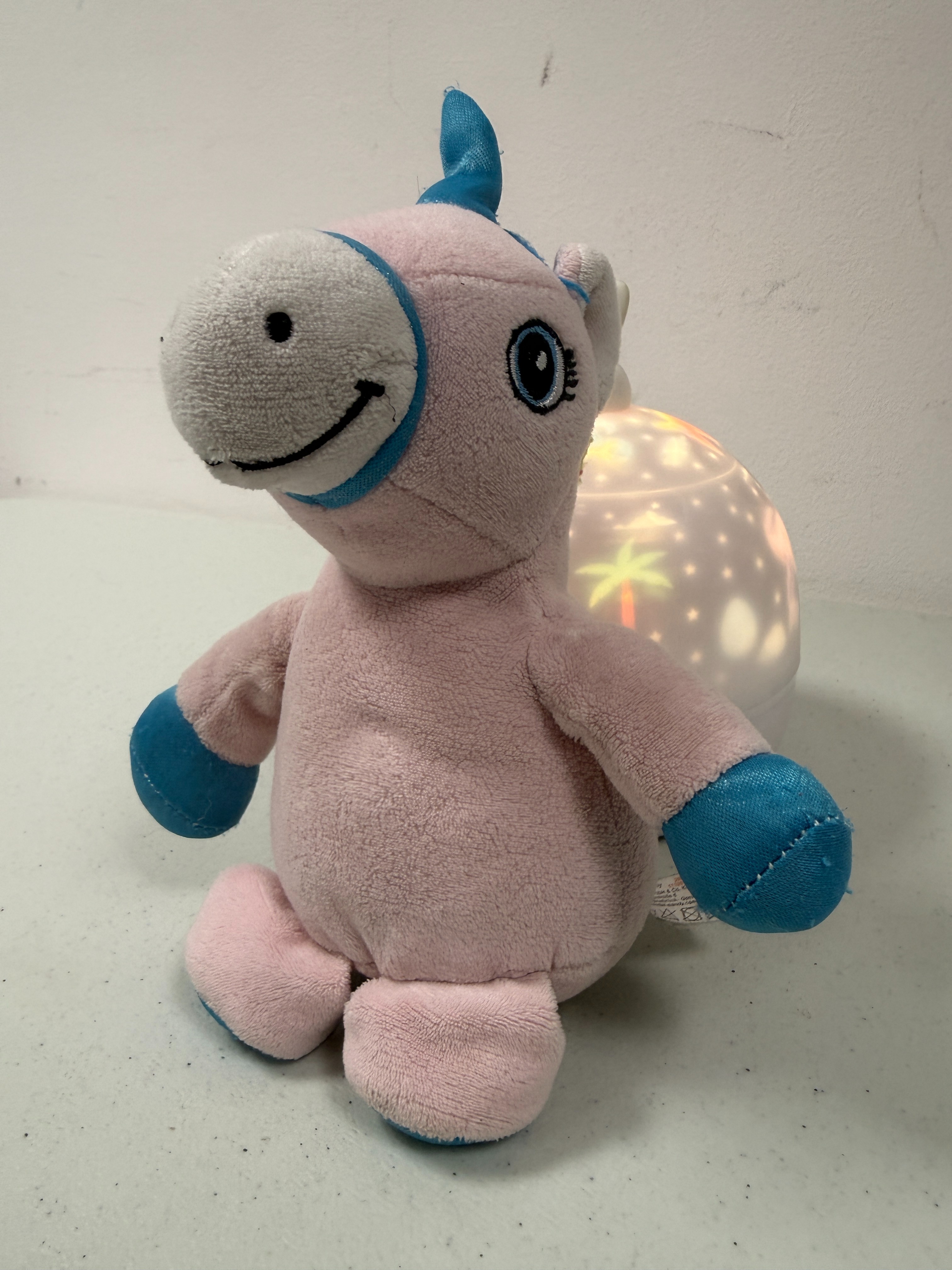 Voir photo 5 de Veilleuse (6 modes d'éclairage) + peluche licorne et 3 livres pour enfants + offerts un cadeau surprise Veilleuse (6 modes d'éclairage) + peluche licorne et 3 livres pour enfants + offerts un cadeau surprise Bon état reconditionné photo 5