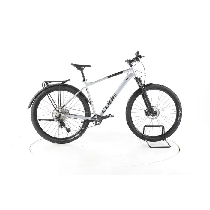 Vélo - Cube Attention SLX - gris - Vélo de ville et de trekking - Aluminium Reconditionné Reconditionné - 799,00 € Vélo - Cube Attention SLX - gris - Vélo de ville et de trekking - Aluminium Reconditionné Reconditionné N/A reconditionné disponible sur Cdiscount Seconde Vie