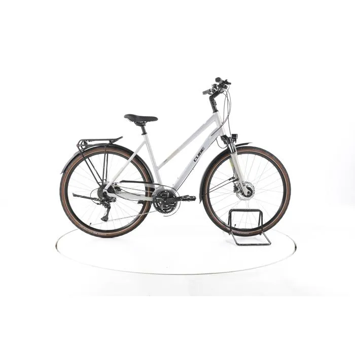 Vélo - Cube Touring Pro - argent - Vélo de ville et de trekking - Aluminium Reconditionné Reconditionné - 599,00 € Vélo - Cube Touring Pro - argent - Vélo de ville et de trekking - Aluminium Reconditionné Reconditionné N/A reconditionné disponible sur Cdiscount Seconde Vie