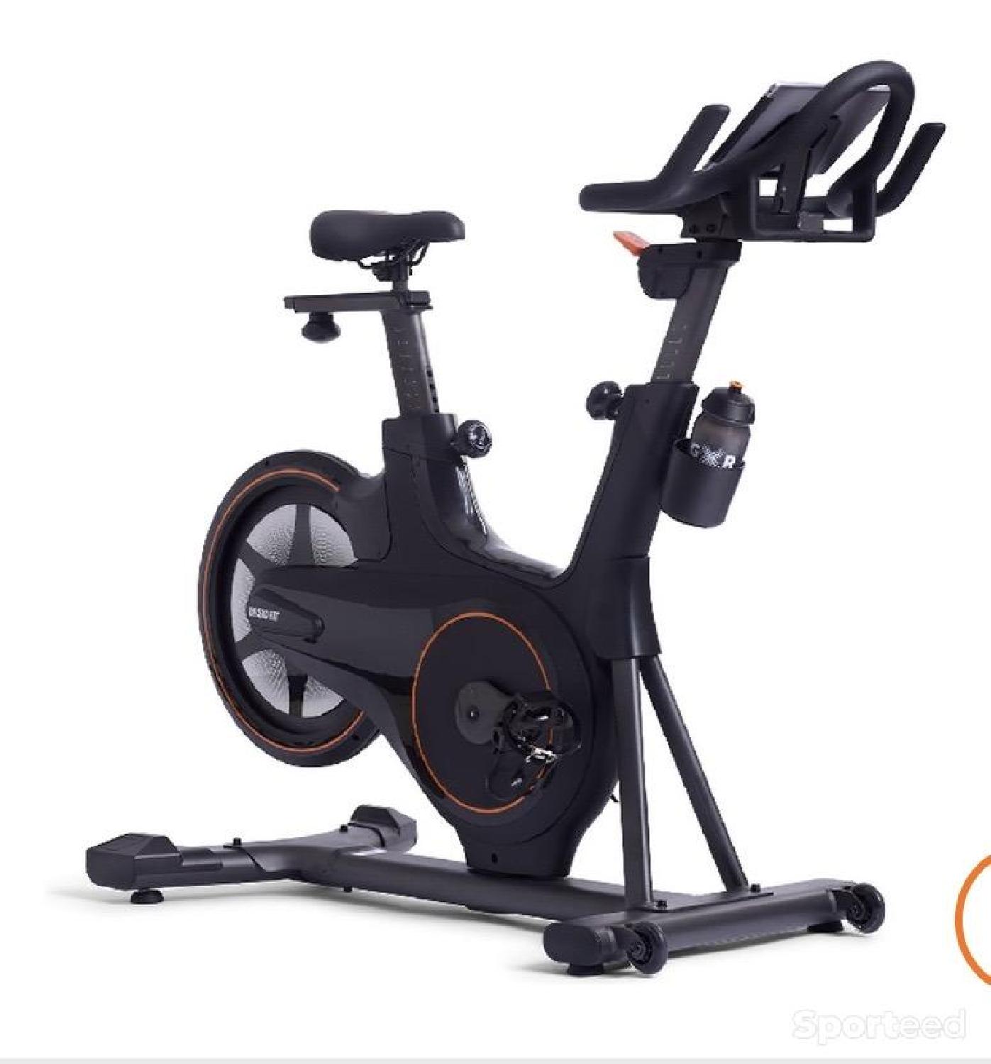 Vélo d’appartement smart bike Comme neuf (c'est déjà la condition standard) reconditionné disponible sur Sporteed