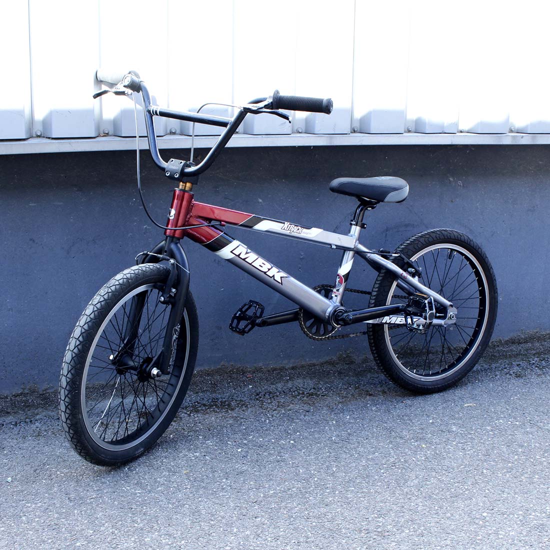 Vélo de compétition BMX MBK État correct - 90,00 € Vélo de compétition BMX MBK État correct reconditionné disponible sur Label Emmaüs