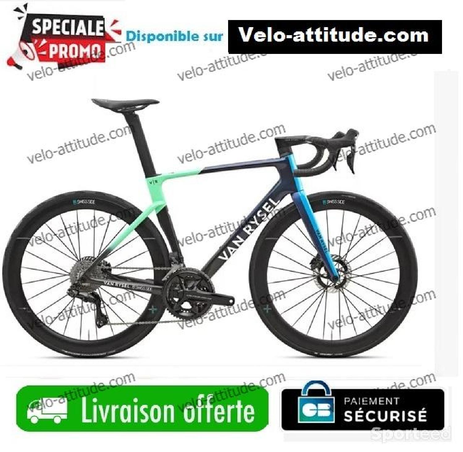 Vélo de Route Van Rysel RCR Pro Team Shimano Dura-Ace Di2 12V 700 mm Bleu Decathlon AG2R La Mondiale Comme neuf (c'est déjà la condition standard) Van Rysel reconditionné disponible sur Sporteed