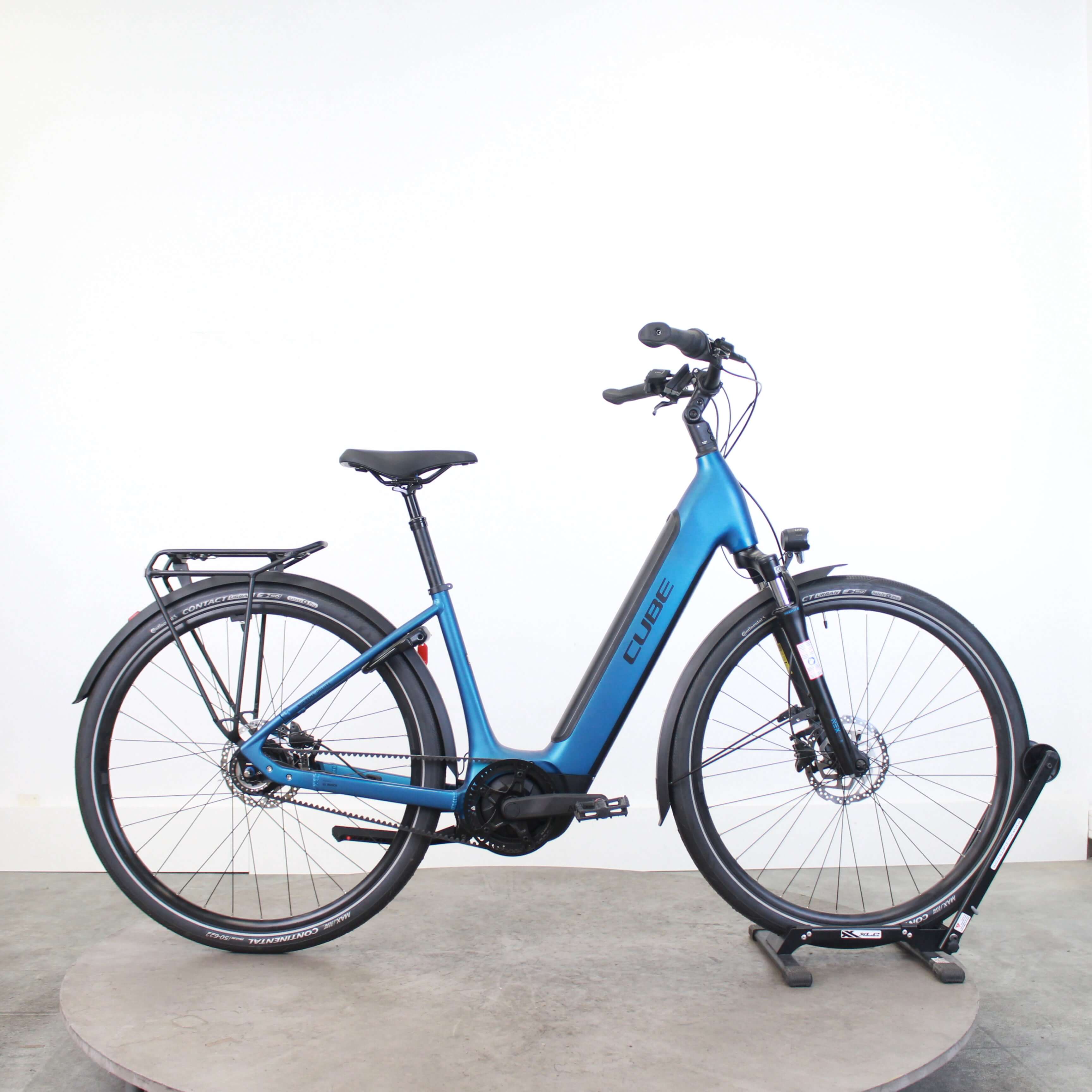 Vélo de ville électrique Cube Supreme Hybrid Deluxe ON 625 N/A reconditionné disponible sur Loewi
