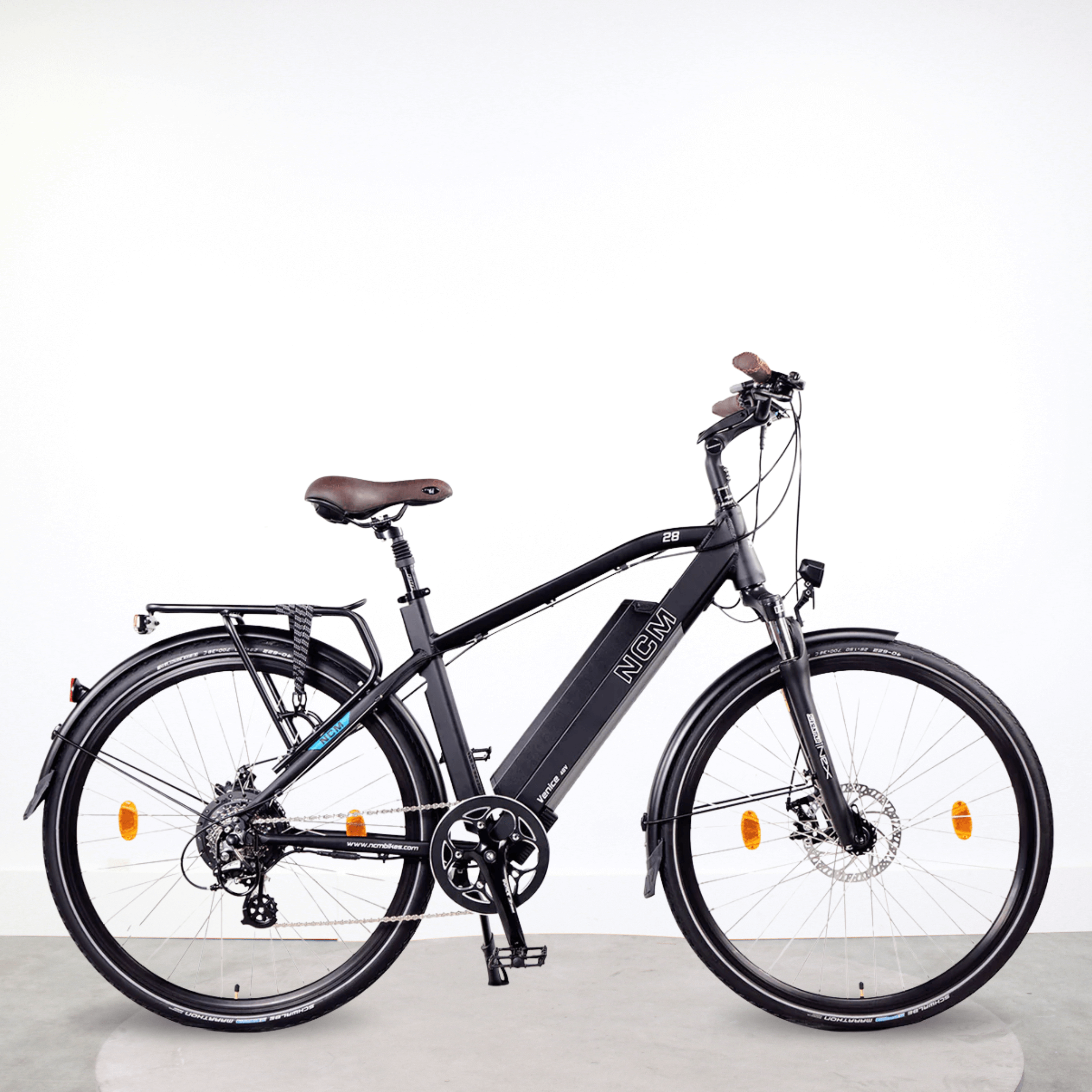 Vélo de ville électrique NCM Venice noir 28 reconditionné disponible sur Loewi