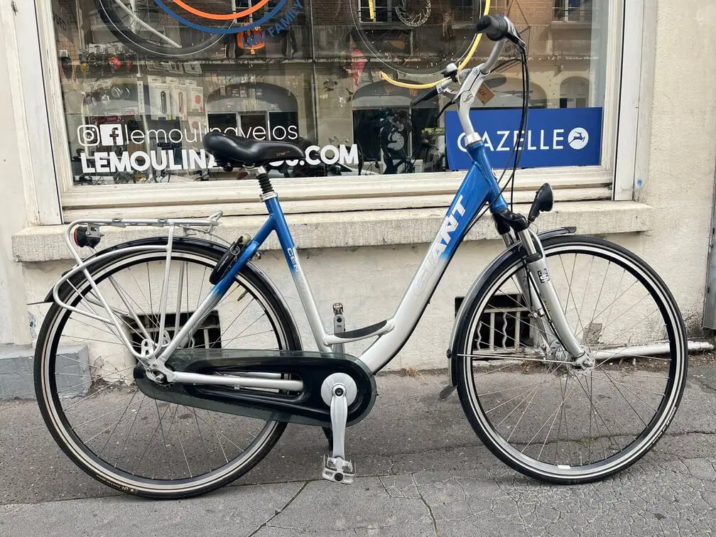 Acheter Vélo de ville Giant Centro - 449,90 € | Dero Vélo de ville Giant Centro reconditionné disponible sur Le Moulin à Vélos | Dero
