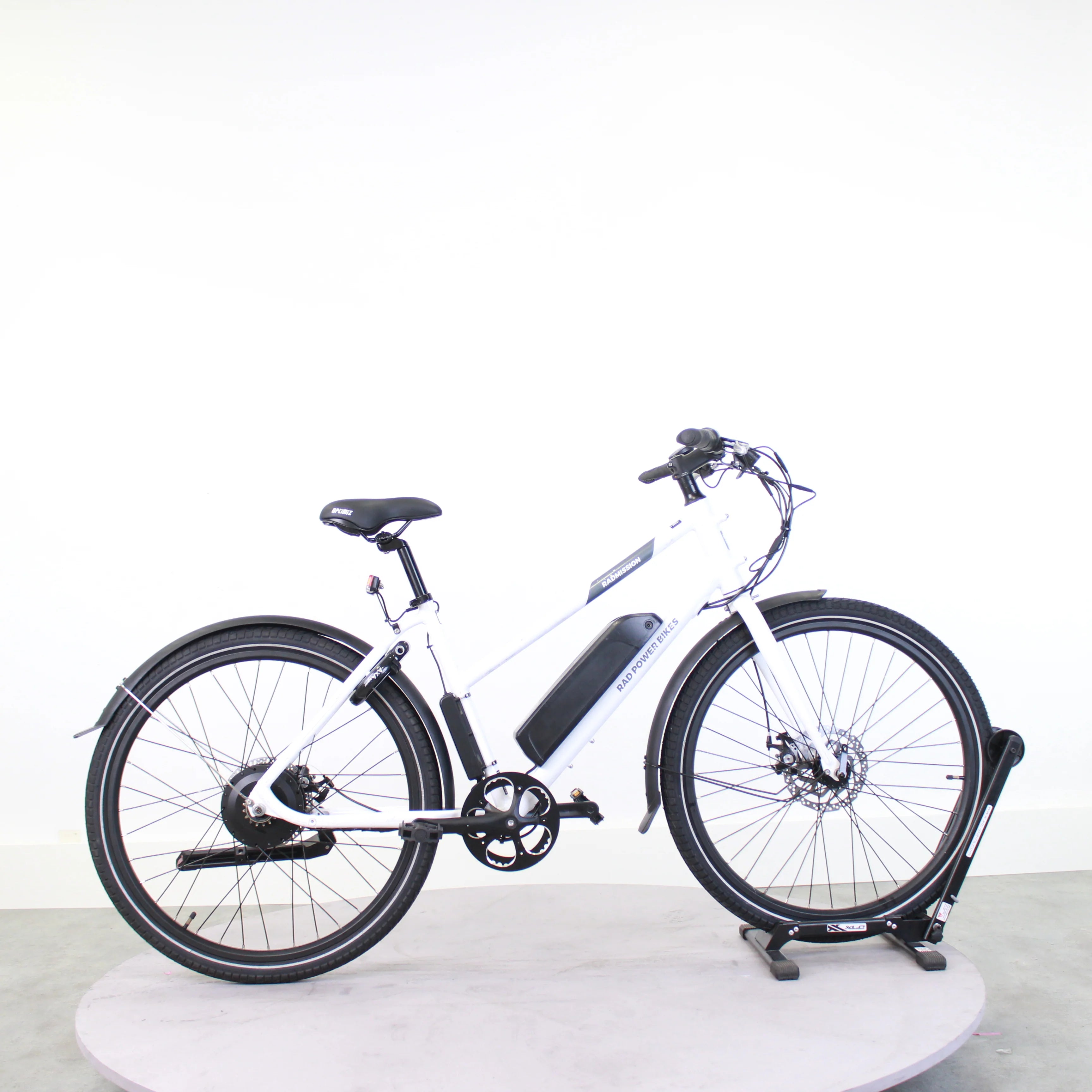 Vélo électrique Rad Power Bikes Radmission (batterie neuve) reconditionné disponible sur Loewi