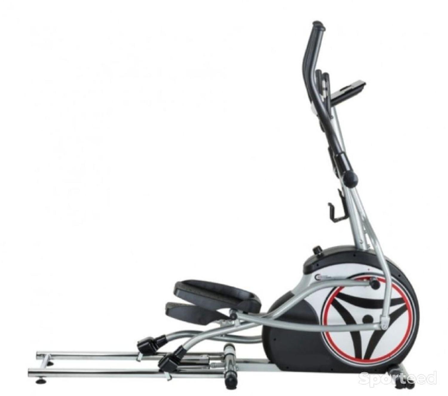 VELO ELLIPTIQUE SEMI-PROFESSIONNEL  Très bon état N/A (je n'ai pas trouvé d'informations reconditionné disponible sur Sporteed