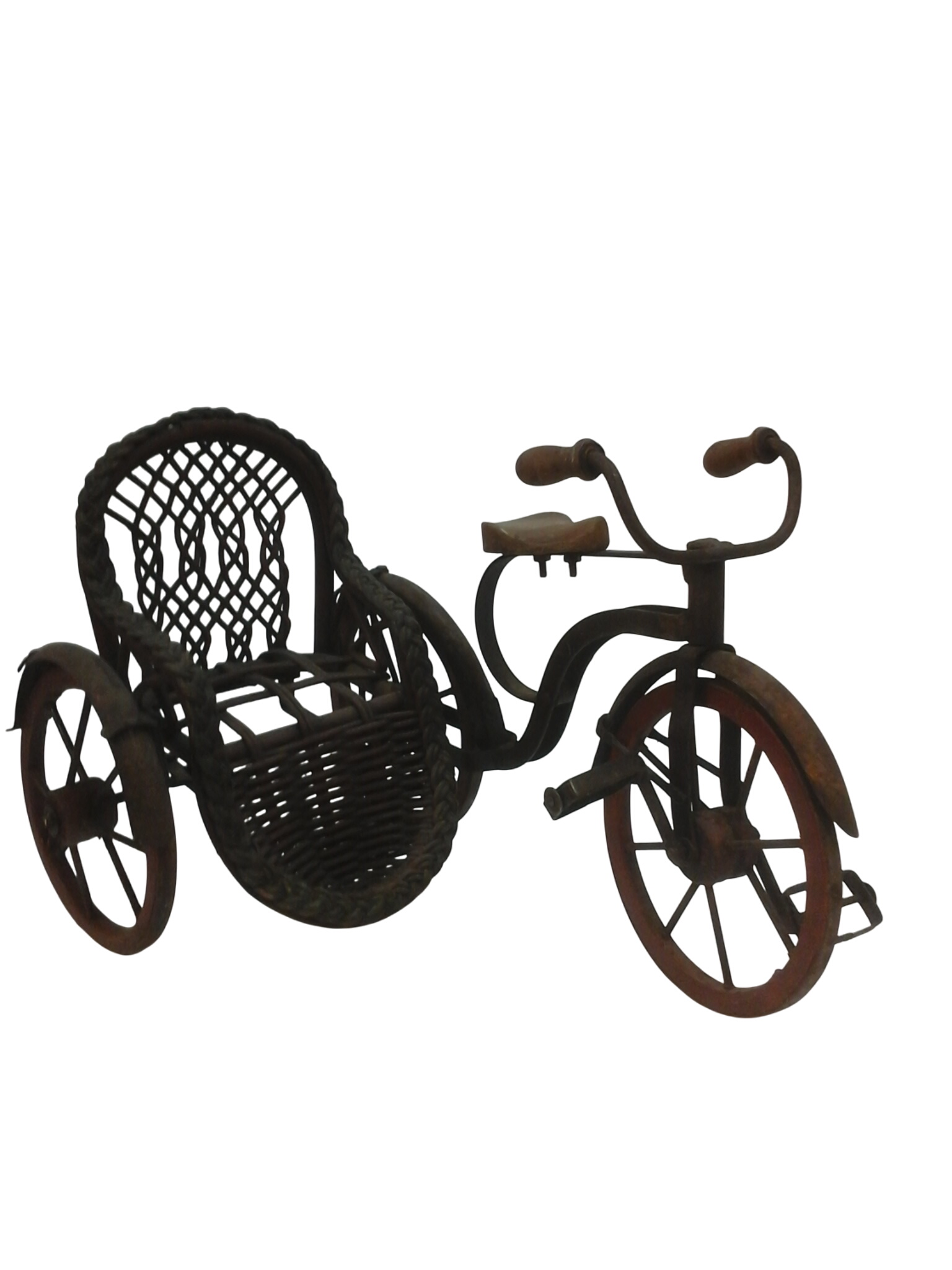Vélo miniature poupée vintage 2 places siège rotin État correct - 15,00 € Vélo miniature poupée vintage 2 places siège rotin État correct reconditionné disponible sur Label Emmaüs