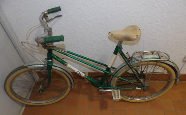 Vélo urbain de Collection Enfants Vintage Spécial CNC Bon état - 50,00 € Vélo urbain de Collection Enfants Vintage Spécial CNC Bon état reconditionné disponible sur Label Emmaüs
