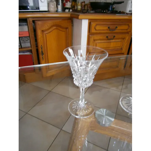 Verres À Pied À Aperitif (Lot De 7) Anciens En Cristal Taillé occasion reconditionné disponible sur Rakuten