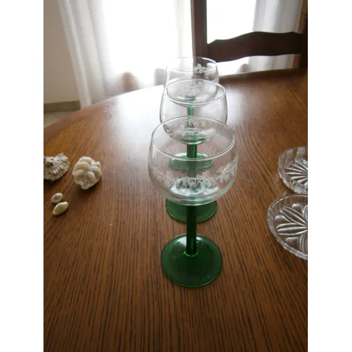 Verres A Pied Vintage Pied Vert Motifs Grappes Incrustes Inscriptions Lot De 3 occasion reconditionné disponible sur Rakuten