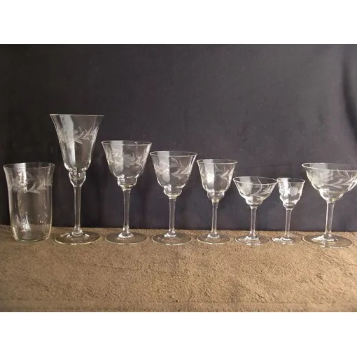 Verres Anciens En Cristal De Bohème occasion reconditionné disponible sur Rakuten