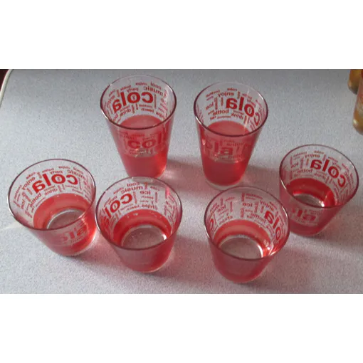 Verres/Gobelets Cerve Italy Rouge Coca : 4 Forme Basse (Hauteur 9cm) Et 2 Forme Haute (Hauteur 12cm) occasion reconditionné disponible sur Rakuten