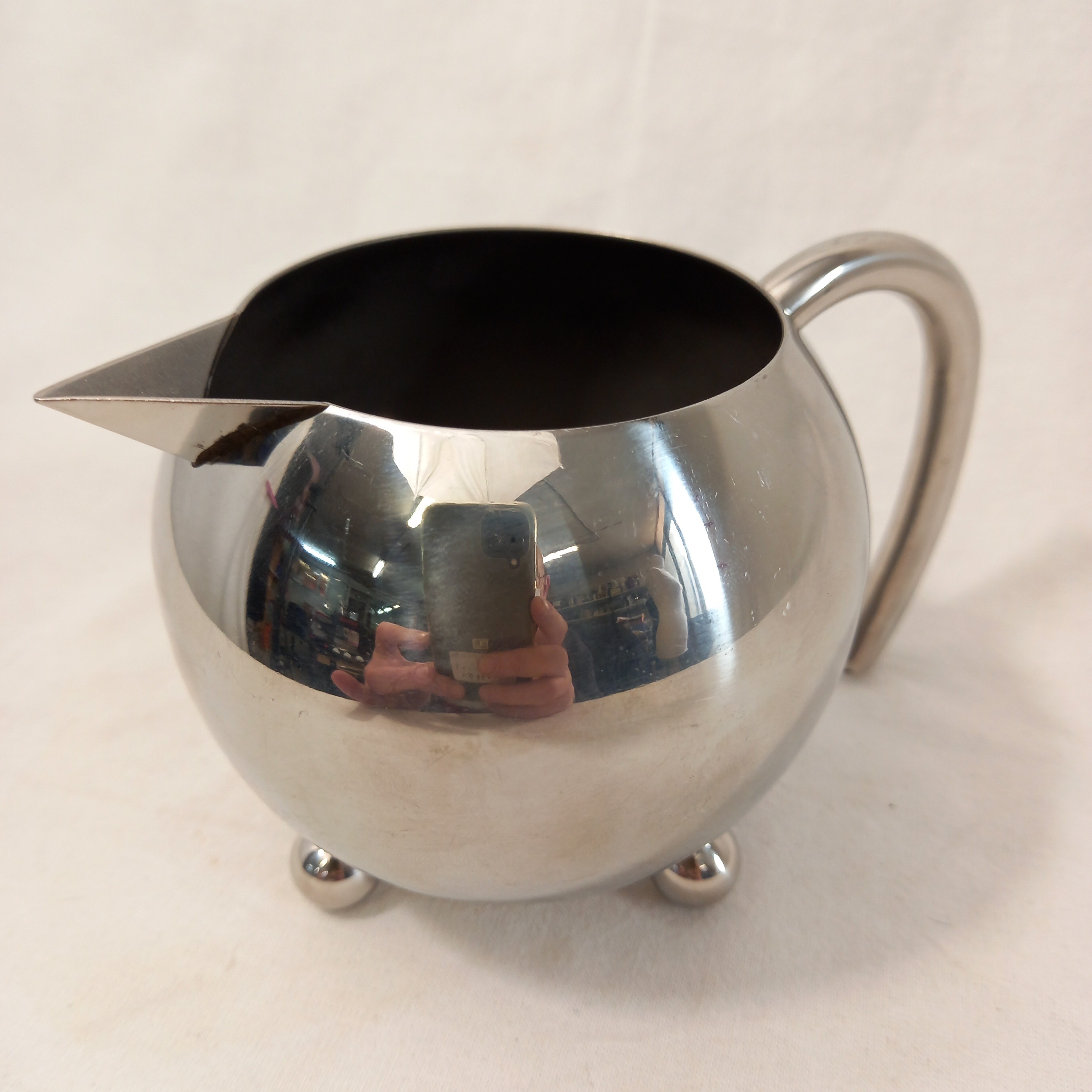 Voir photo 2 de Verseuse à lait pour thé ou café en acier inoxydable, de marque Fisura (Espagne) Verseuse à lait pour thé ou café en acier inoxydable, de marque Fisura (Espagne) Très bon état reconditionné photo 2