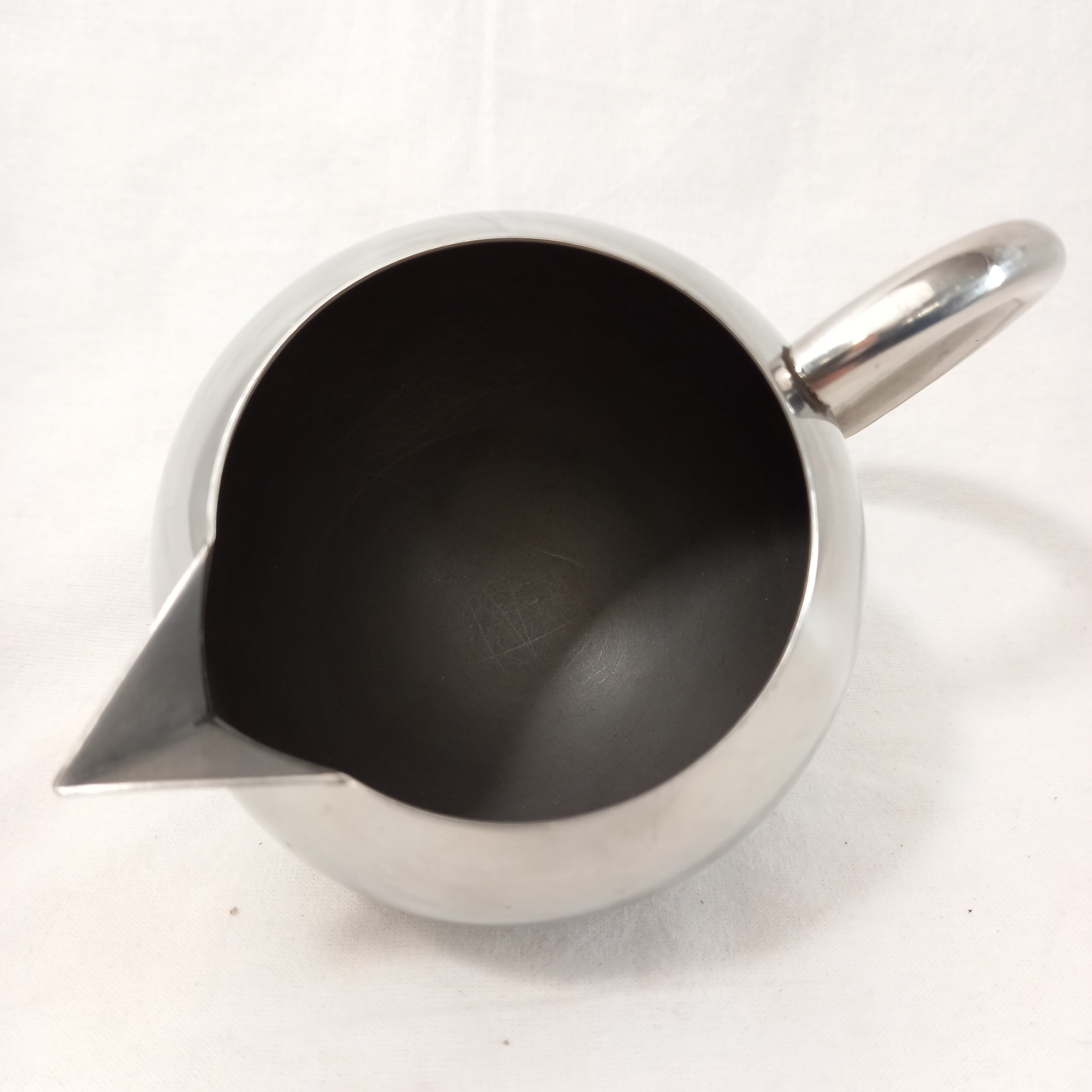 Voir photo 3 de Verseuse à lait pour thé ou café en acier inoxydable, de marque Fisura (Espagne) Verseuse à lait pour thé ou café en acier inoxydable, de marque Fisura (Espagne) Très bon état reconditionné photo 3
