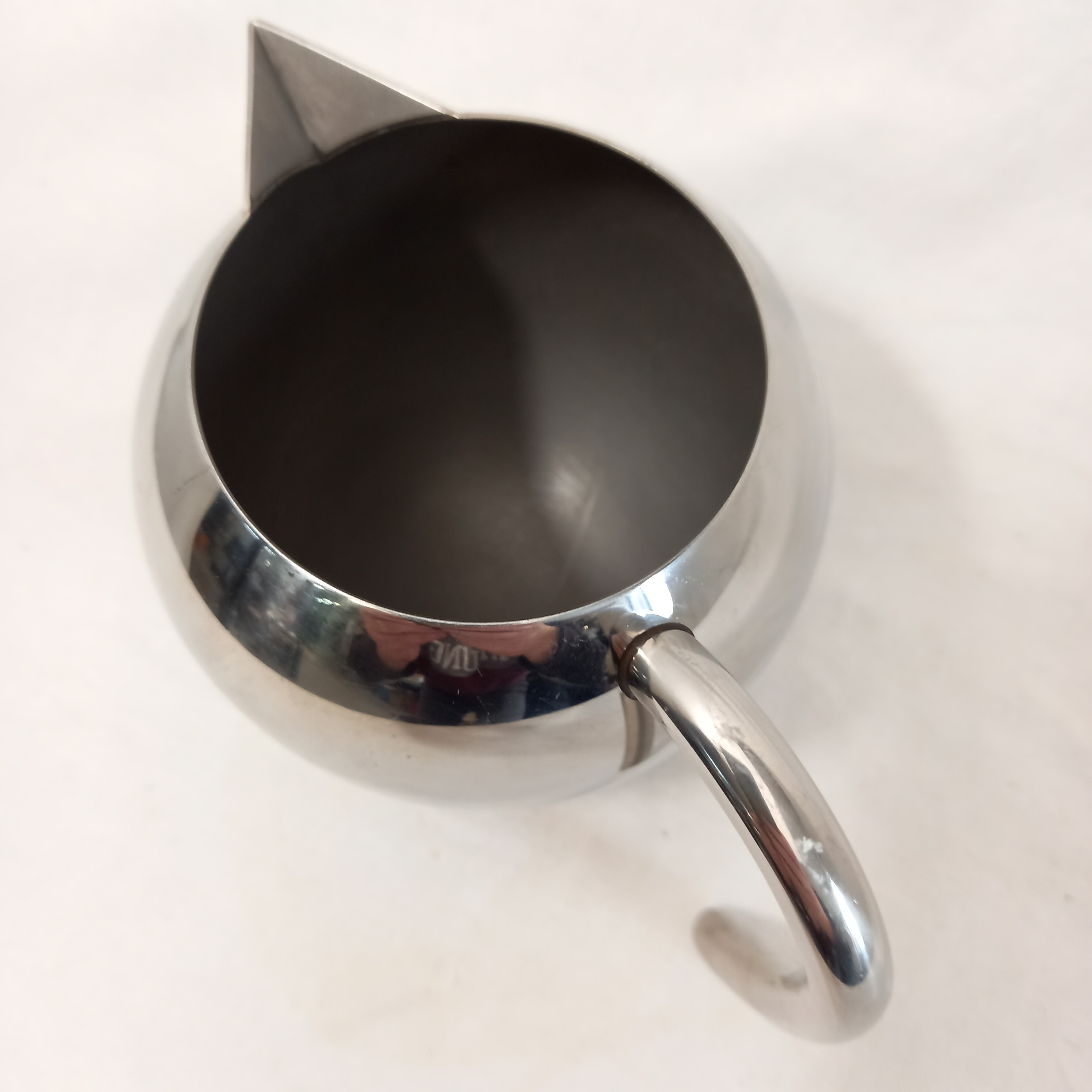 Voir photo 7 de Verseuse à lait pour thé ou café en acier inoxydable, de marque Fisura (Espagne) Verseuse à lait pour thé ou café en acier inoxydable, de marque Fisura (Espagne) Très bon état reconditionné photo 7