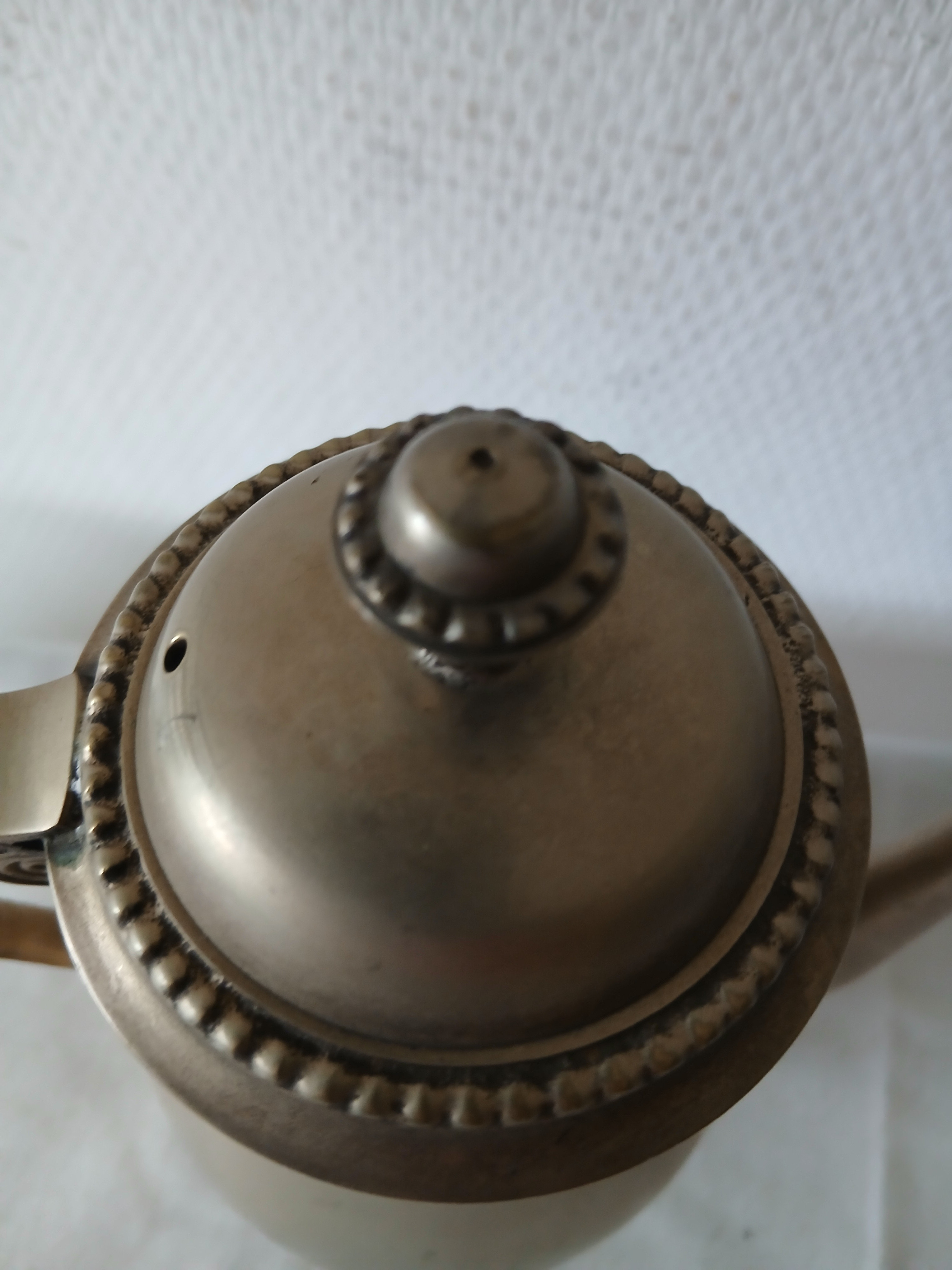 Voir photo 7 de Verseuse, cafetière, théière en métal argenté . Verseuse, cafetière, théière en métal argenté . Bon état reconditionné photo 7