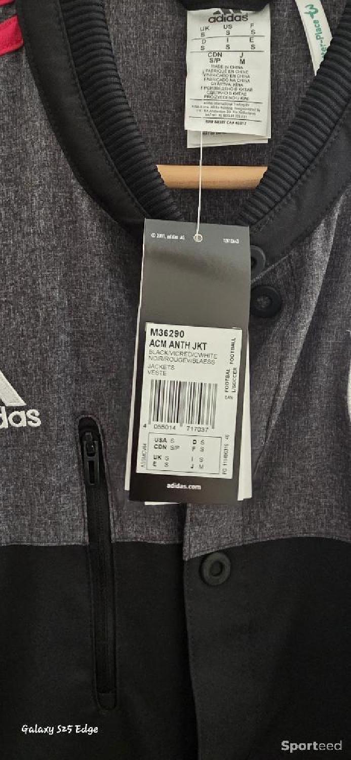 veste Adidas Comme neuf (c'est déjà la condition standard) Adidas reconditionné disponible sur Sporteed
