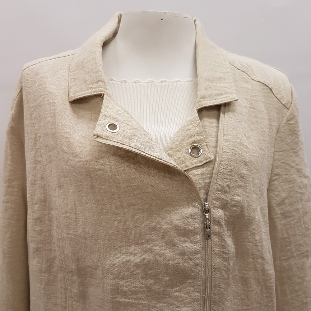 Voir photo 5 de Veste beige - ARMAND THIERY - Taille 46 Veste beige - ARMAND THIERY - Taille 46 Très bon état reconditionné photo 5