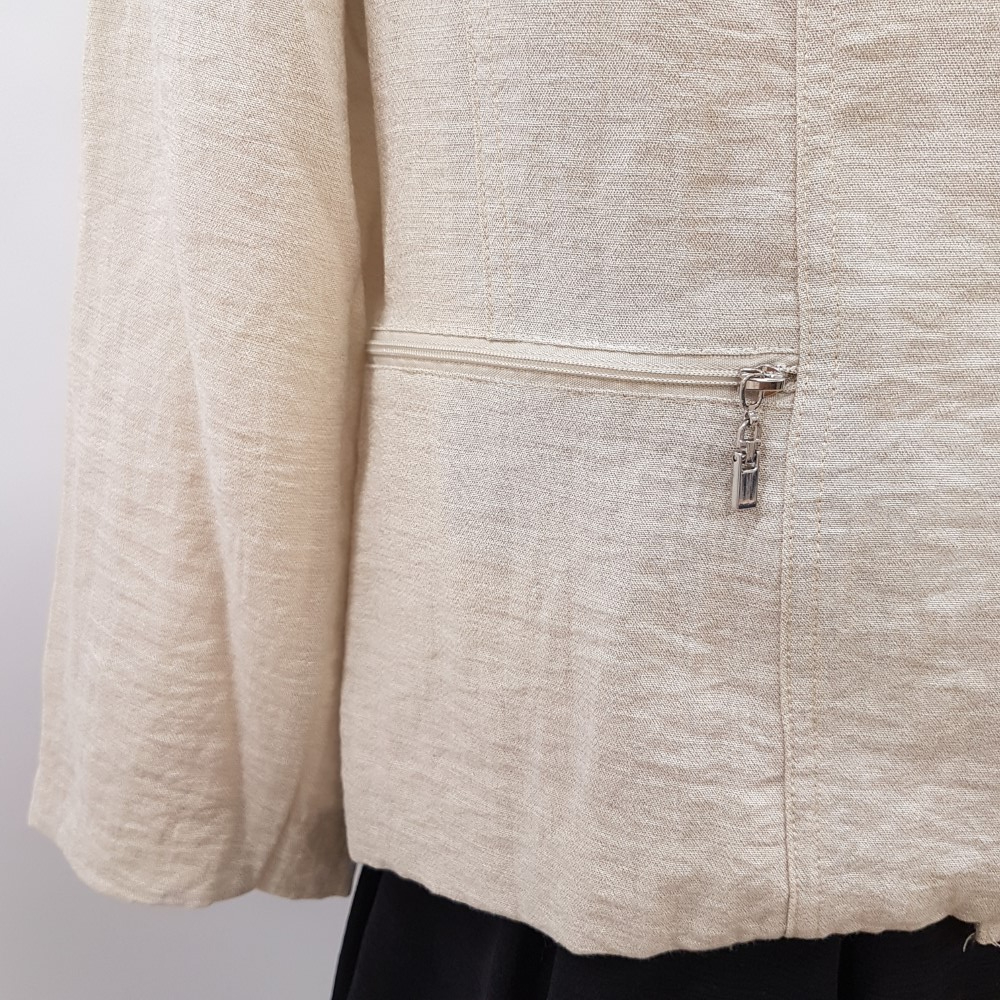 Voir photo 7 de Veste beige - ARMAND THIERY - Taille 46 Veste beige - ARMAND THIERY - Taille 46 Très bon état reconditionné photo 7
