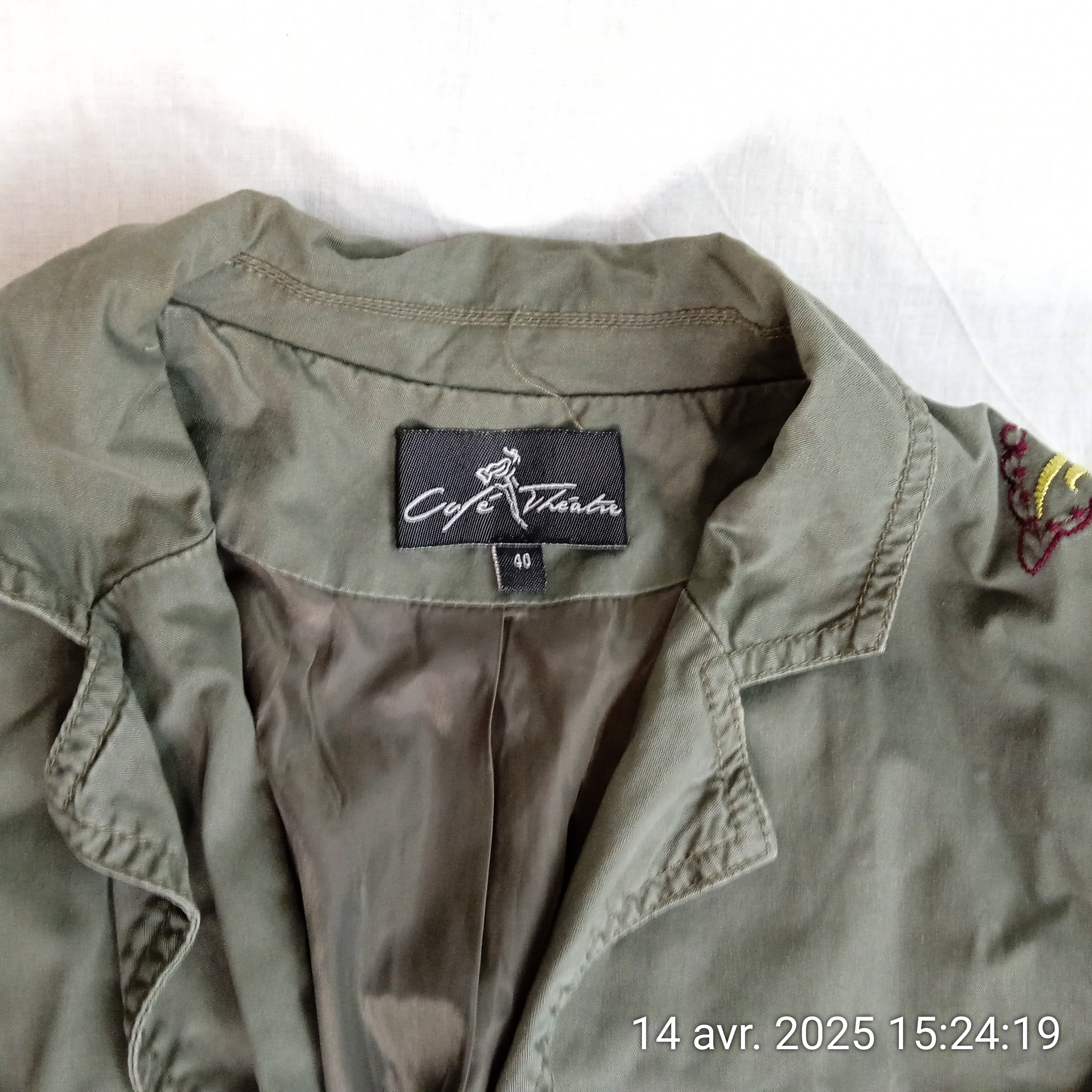 Voir photo 6 de Veste blazer femme légère 100% coton CAFE THEATRE taille 40 Veste blazer femme légère 100% coton CAFE THEATRE taille 40 Parfait état reconditionné photo 6