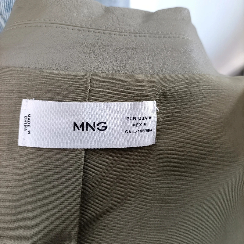 Voir photo 11 de Veste blazer kaki ceinturée Mango Mango coupe droite Veste blazer kaki ceinturée Mango Mango coupe droite Très bon état reconditionné photo 11