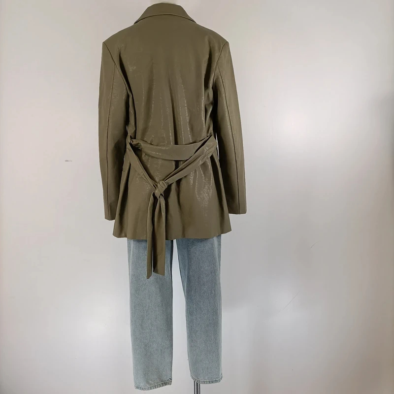 Voir photo 2 de Veste blazer kaki ceinturée Mango Mango coupe droite Veste blazer kaki ceinturée Mango Mango coupe droite Très bon état reconditionné photo 2