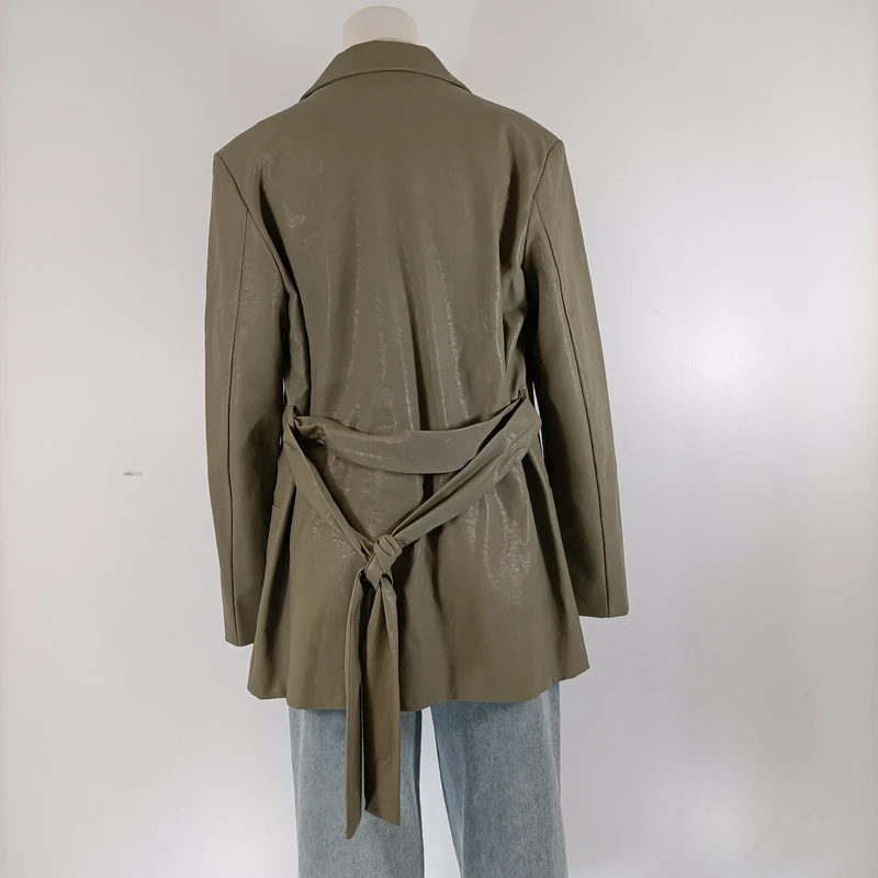 Voir photo 3 de Veste blazer kaki ceinturée Mango Mango coupe droite Veste blazer kaki ceinturée Mango Mango coupe droite Très bon état reconditionné photo 3