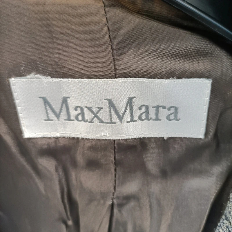 Voir photo 10 de Veste blazer longue Max Mara en laine vierge grise chic élégante Veste blazer longue Max Mara en laine vierge grise chic élégante Très bon état reconditionné photo 10