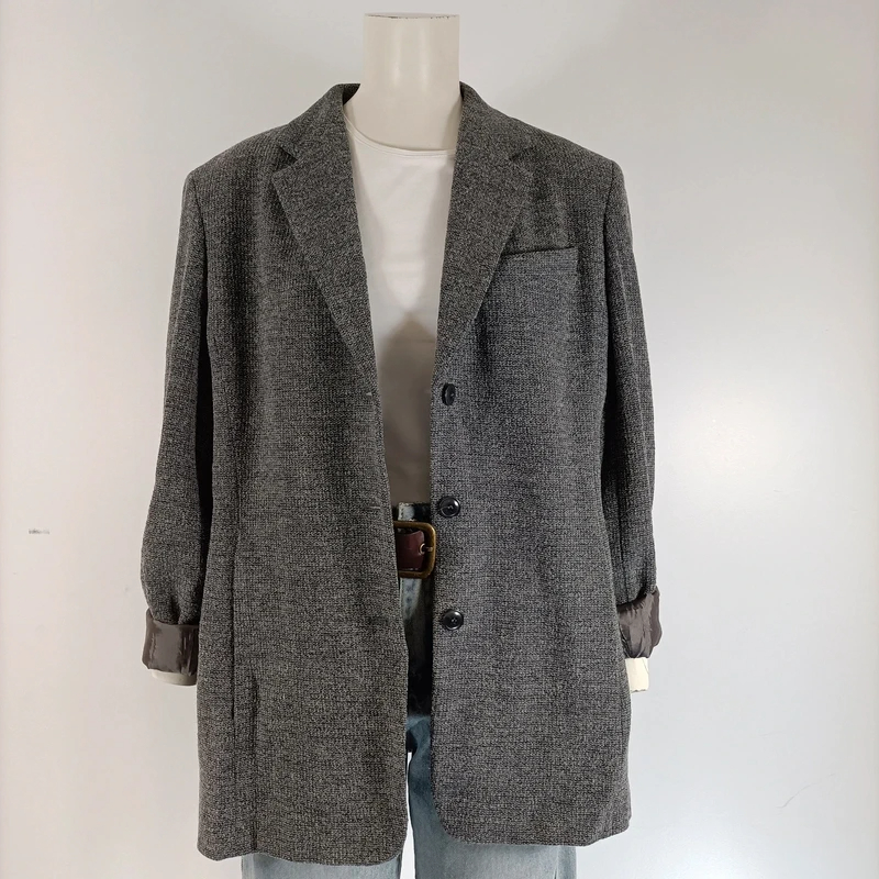Voir photo 2 de Veste blazer longue Max Mara en laine vierge grise chic élégante Veste blazer longue Max Mara en laine vierge grise chic élégante Très bon état reconditionné photo 2