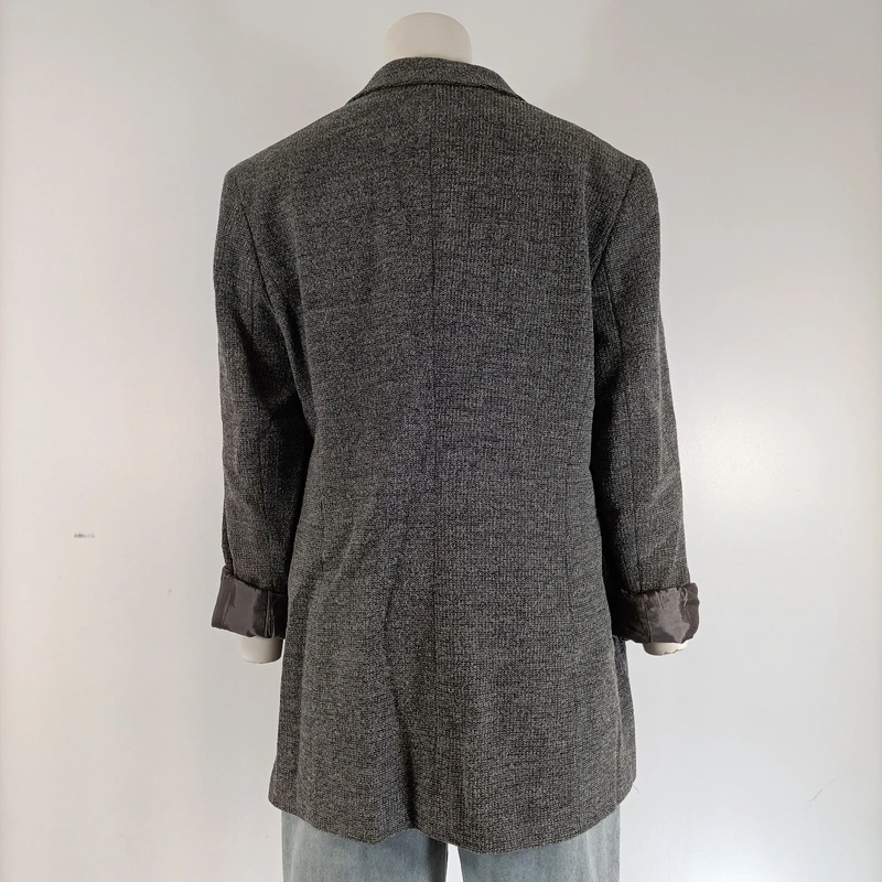 Voir photo 3 de Veste blazer longue Max Mara en laine vierge grise chic élégante Veste blazer longue Max Mara en laine vierge grise chic élégante Très bon état reconditionné photo 3