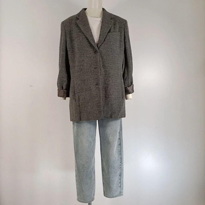 Voir photo 5 de Veste blazer longue Max Mara en laine vierge grise chic élégante Veste blazer longue Max Mara en laine vierge grise chic élégante Très bon état reconditionné photo 5