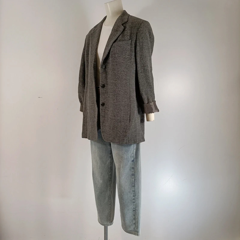 Voir photo 6 de Veste blazer longue Max Mara en laine vierge grise chic élégante Veste blazer longue Max Mara en laine vierge grise chic élégante Très bon état reconditionné photo 6