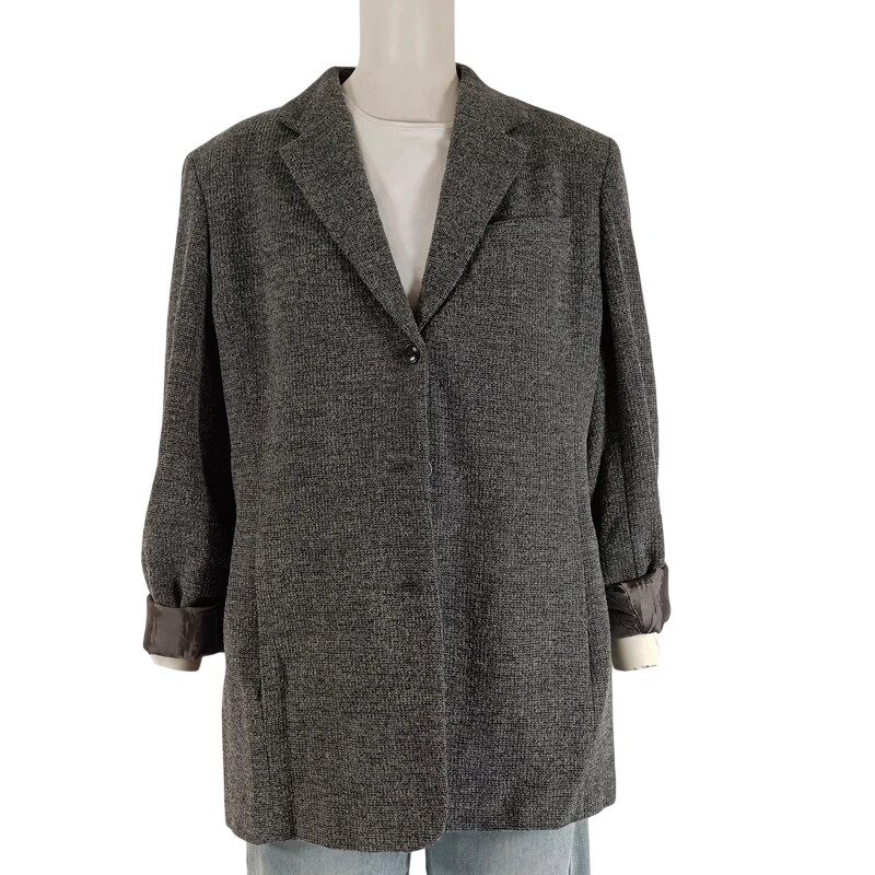 Veste blazer longue Max Mara en laine vierge grise chic élégante Très bon état - 55,00 € Veste blazer longue Max Mara en laine vierge grise chic élégante Très bon état reconditionné disponible sur Label Emmaüs