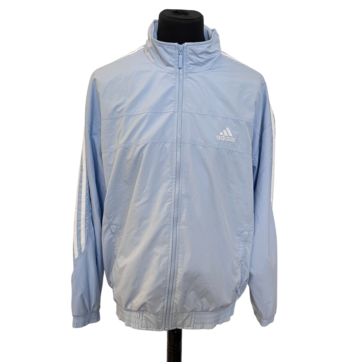 Acheter Veste bleu Adidas vintage, taille 42/44 Très bon état - 11,00 € Veste bleu Adidas vintage, taille 42/44 Très bon état reconditionné disponible sur Label Emmaüs