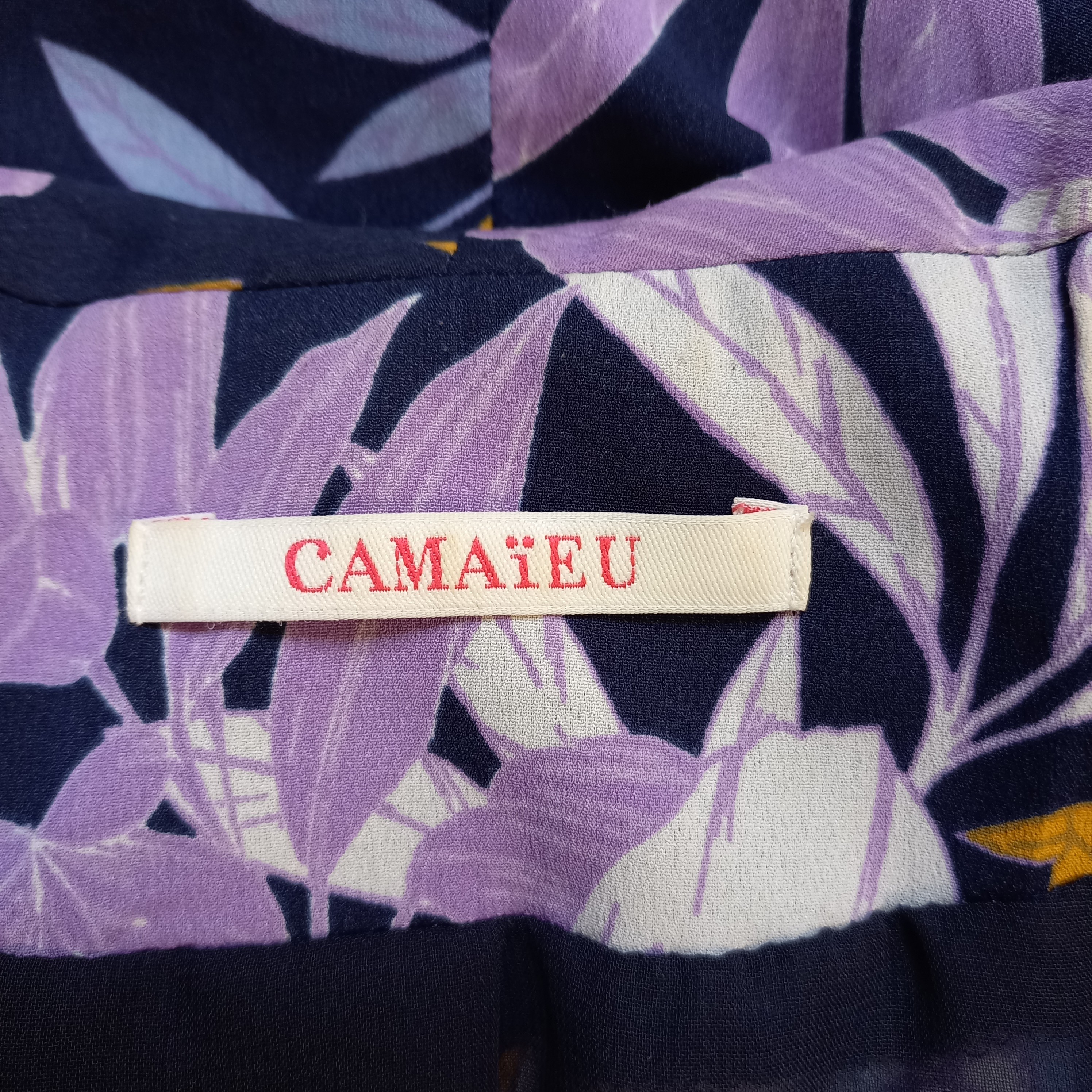 Voir photo 4 de Veste "camaieu" marine fleurie violet moutarde blanc Veste "camaieu" marine fleurie violet moutarde blanc Très bon état reconditionné photo 4