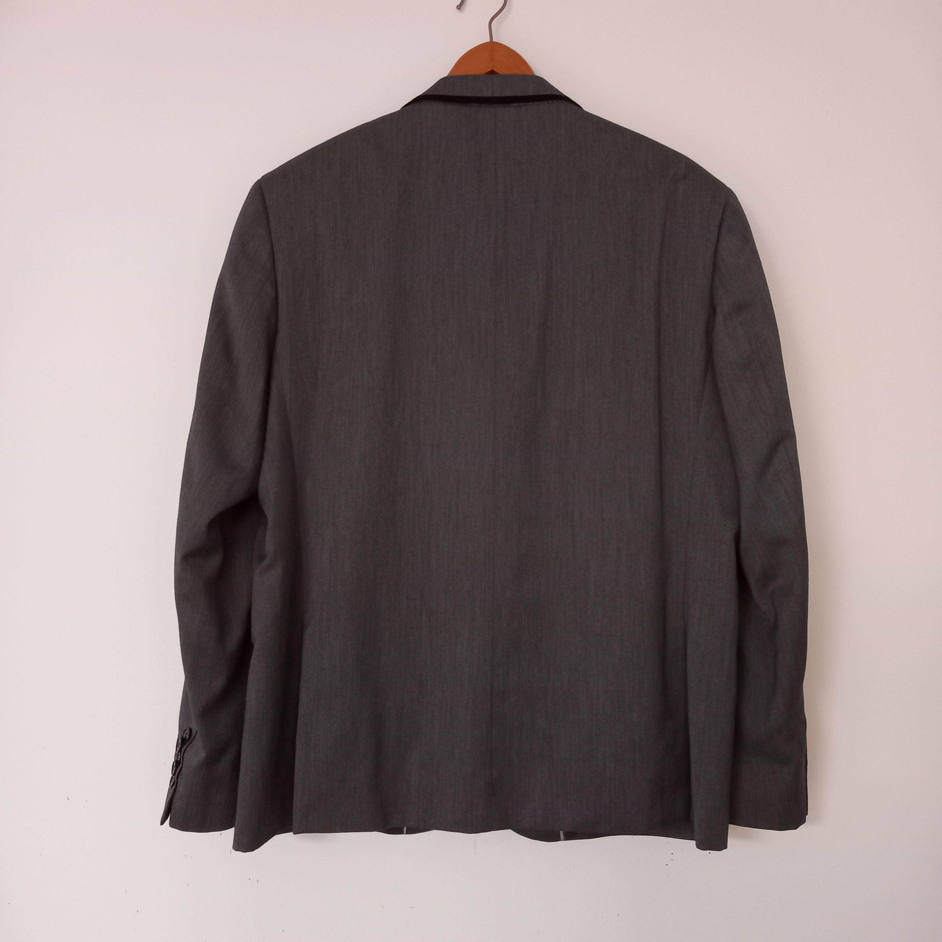 Voir photo 2 de Veste Costume homme Gris IZAC taille 58 Veste Costume homme Gris IZAC taille 58 Très bon état reconditionné photo 2
