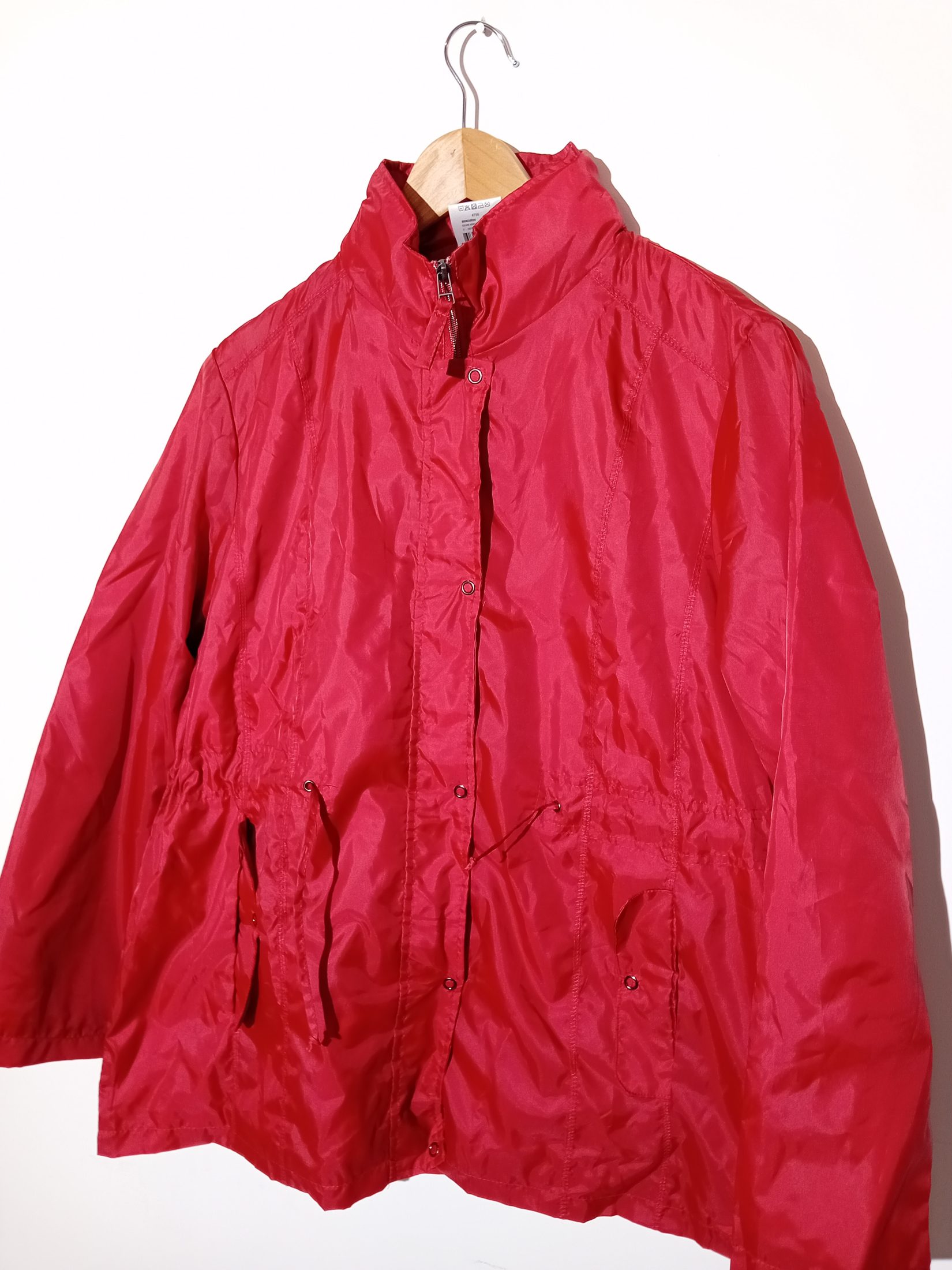 Voir photo 3 de Veste Coupe-vent Rouge Damart Xl (T5990) Veste Coupe-vent Rouge Damart Xl (T5990) Très bon état reconditionné photo 3