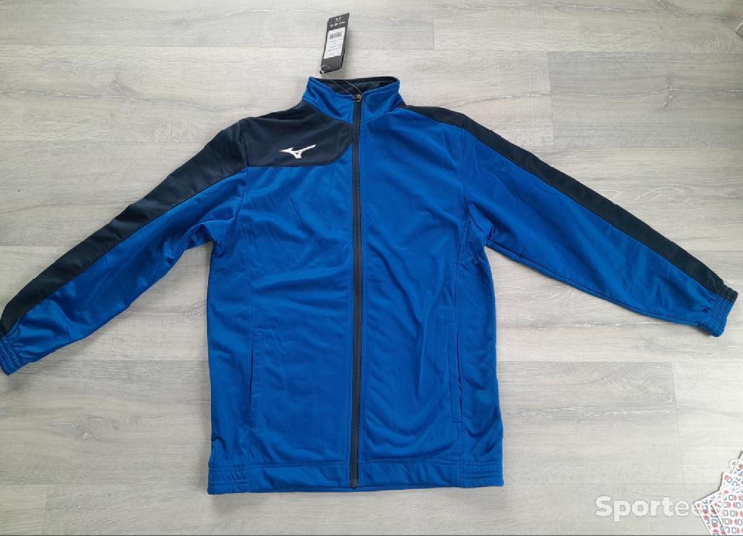 Acheter Veste,coupe-vent Comme neuf (c'est déjà la condition standard) - 20,00 € | Dero Veste,coupe-vent Comme neuf (c'est déjà la condition standard) Mizuno reconditionné disponible sur Sporteed | Dero