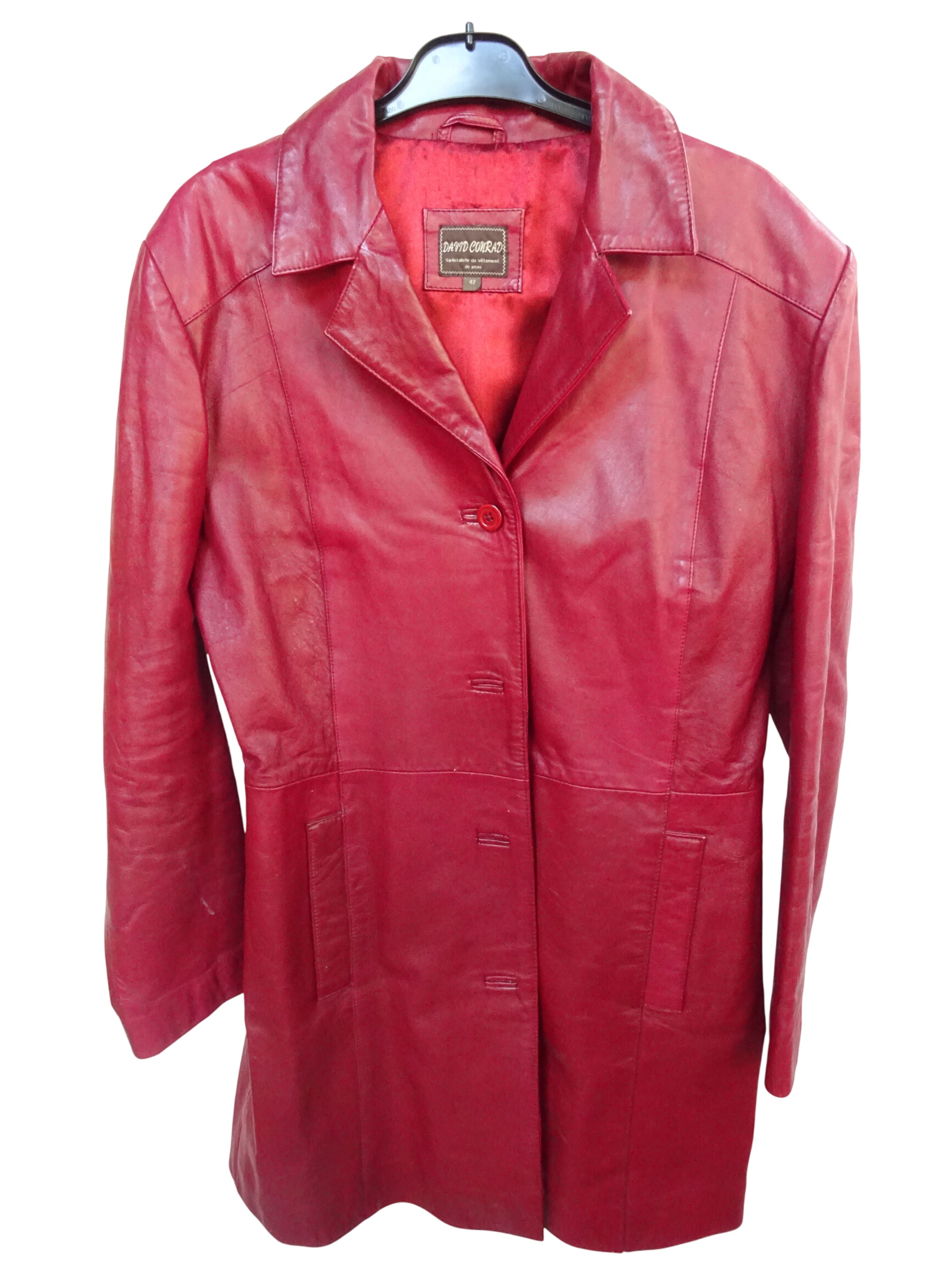 Acheter Veste cuir femme rouge David Conrad taille 40/42 État correct - 42,00 € Veste cuir femme rouge David Conrad taille 40/42 État correct reconditionné disponible sur Label Emmaüs