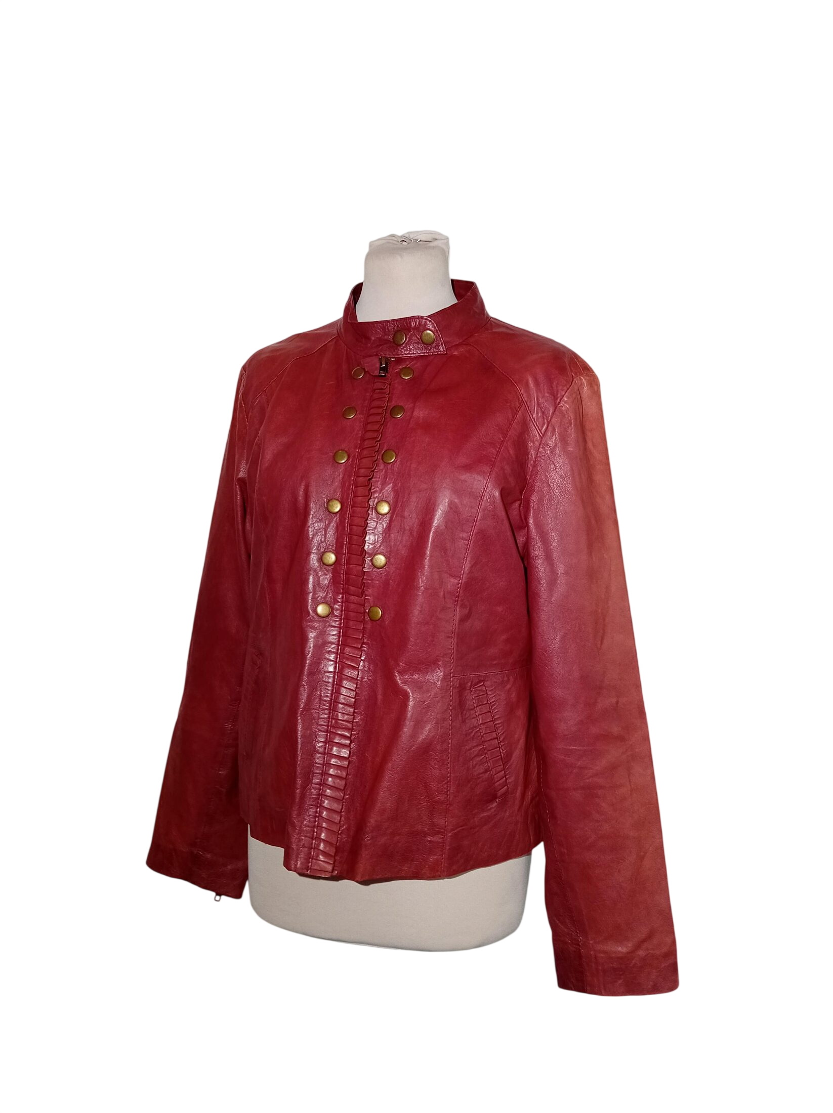 Acheter Veste Cuir Rouge Mais Il Est Où Le Soleil (T6181) Très bon état - 31,00 € Veste Cuir Rouge Mais Il Est Où Le Soleil (T6181) Très bon état reconditionné disponible sur Label Emmaüs