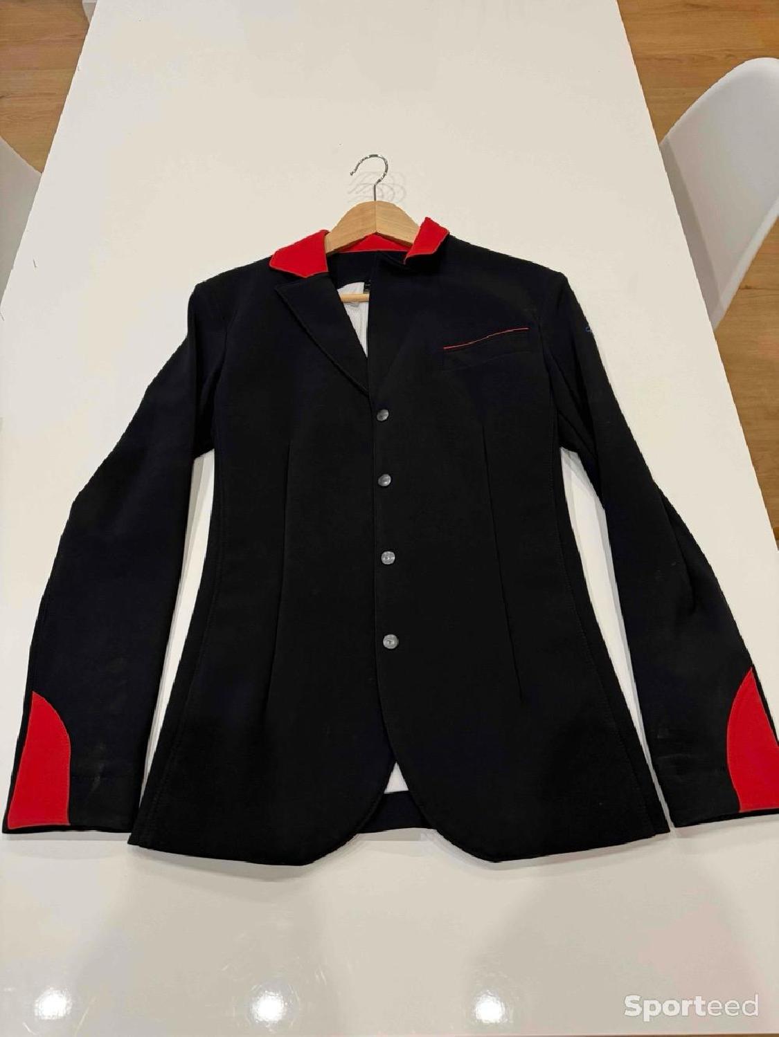 Veste de concours d’équitation Très bon état reconditionné disponible sur Sporteed