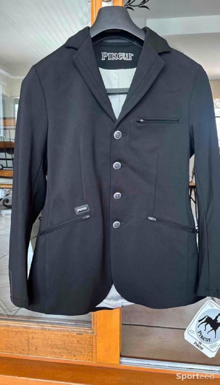 Veste de concours Pikeur Tristan – Neuve avec étiquette – Taille 46 Comme neuf (c'est déjà la condition standard) - 150,00 € Veste de concours Pikeur Tristan – Neuve avec étiquette – Taille 46 Comme neuf (c'est déjà la condition standard) Pikeur reconditionné disponible sur Sporteed