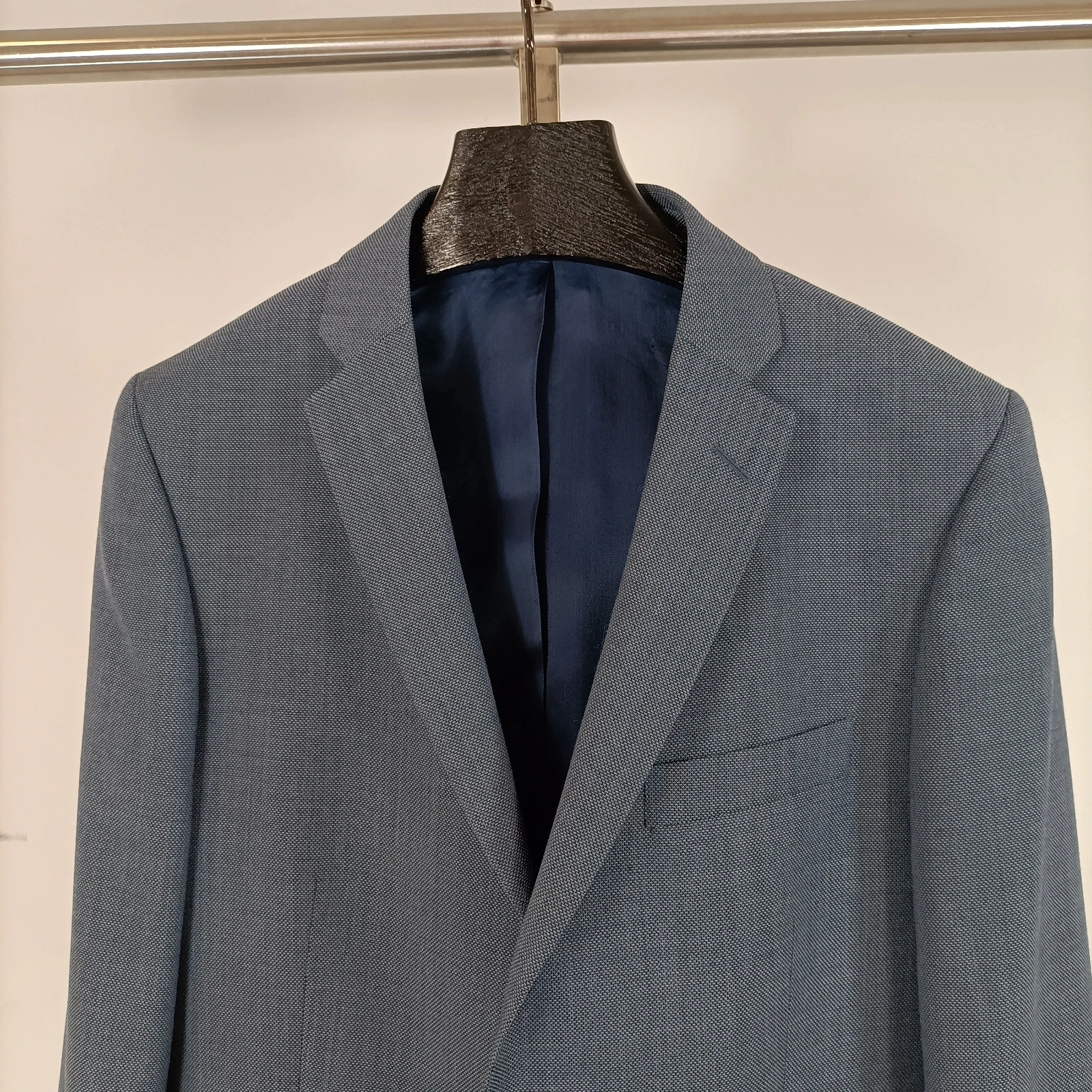 Voir photo 3 de Veste de costume bleue coupe regular Griffe Noire - Taille 50 Veste de costume bleue coupe regular Griffe Noire - Taille 50 Parfait état reconditionné photo 3