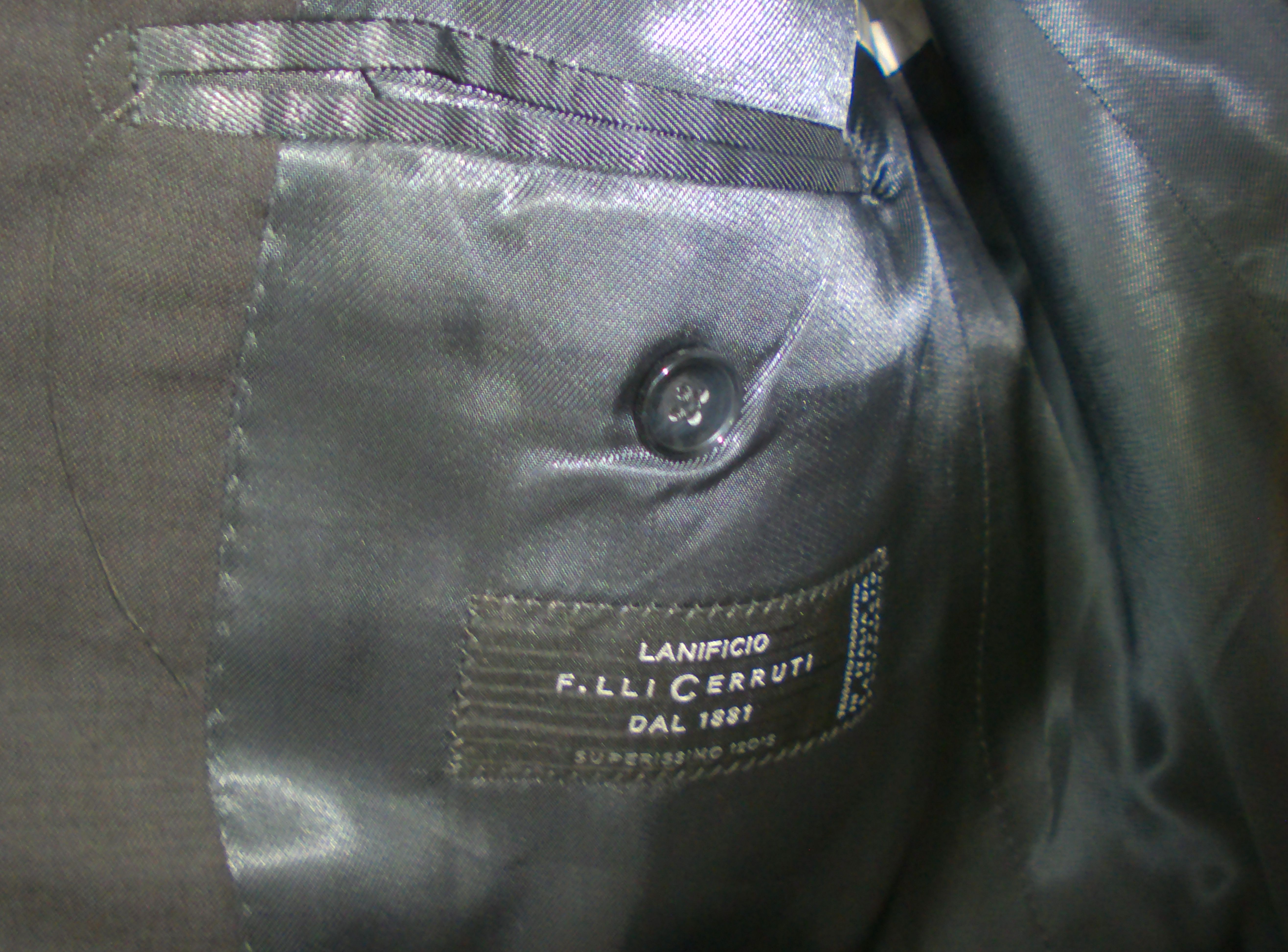 Voir photo 5 de Veste de costume F. CERRUTI, gris foncé, taille 54 Veste de costume F. CERRUTI, gris foncé, taille 54 Très bon état reconditionné photo 5
