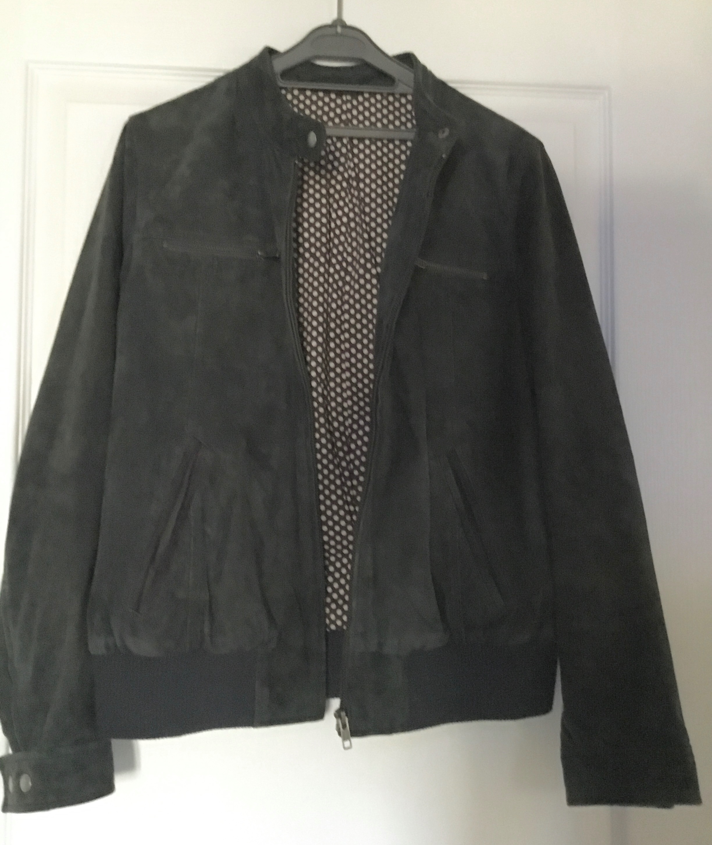 Veste en daim vert bouteille Très bon état - 50,00 € Veste en daim vert bouteille Très bon état reconditionné disponible sur Label Emmaüs