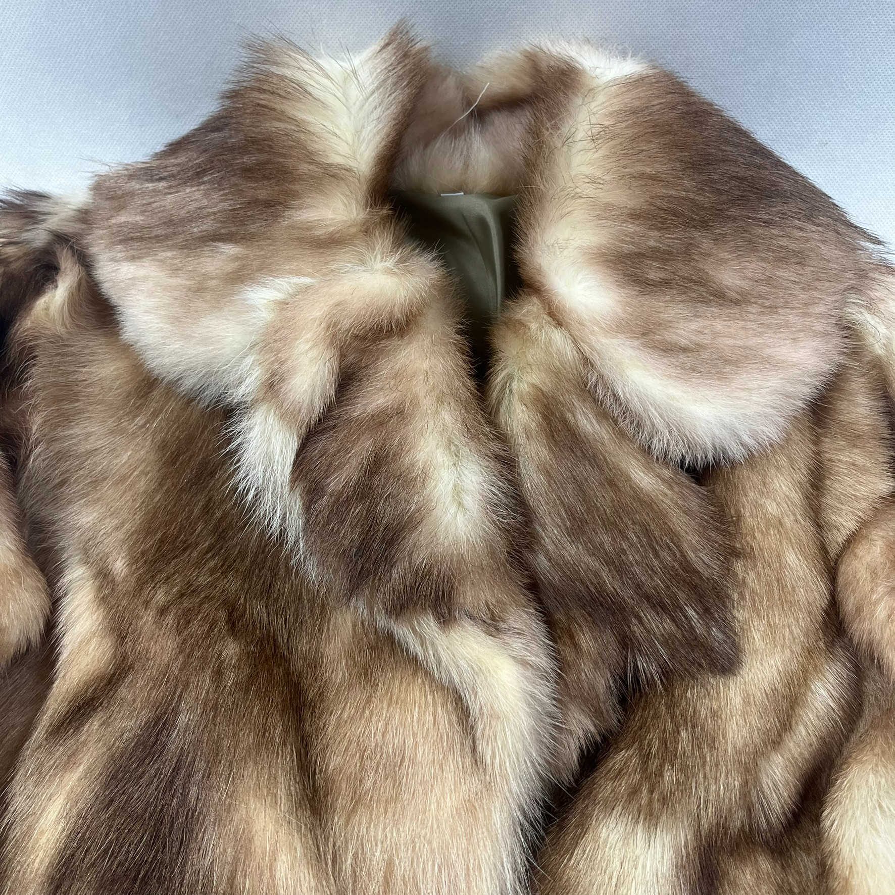 Voir photo 3 de Veste en fourrure véritable taille 42 Veste en fourrure véritable taille 42 Très bon état reconditionné photo 3