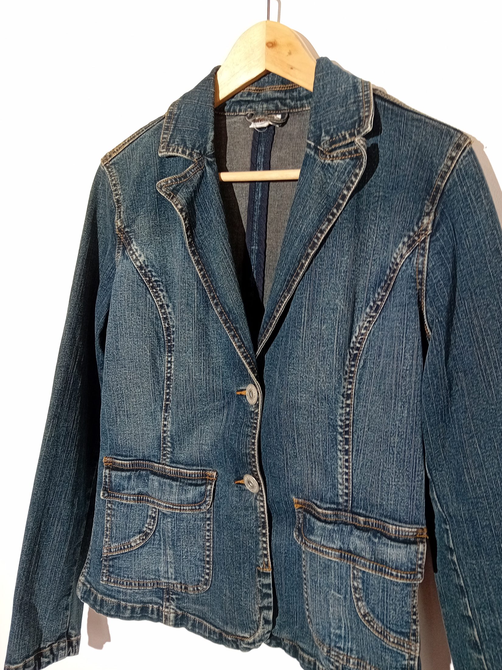 Voir photo 3 de Veste En Jean Ajustée Pimkie (T6008) Veste En Jean Ajustée Pimkie (T6008) Très bon état reconditionné photo 3