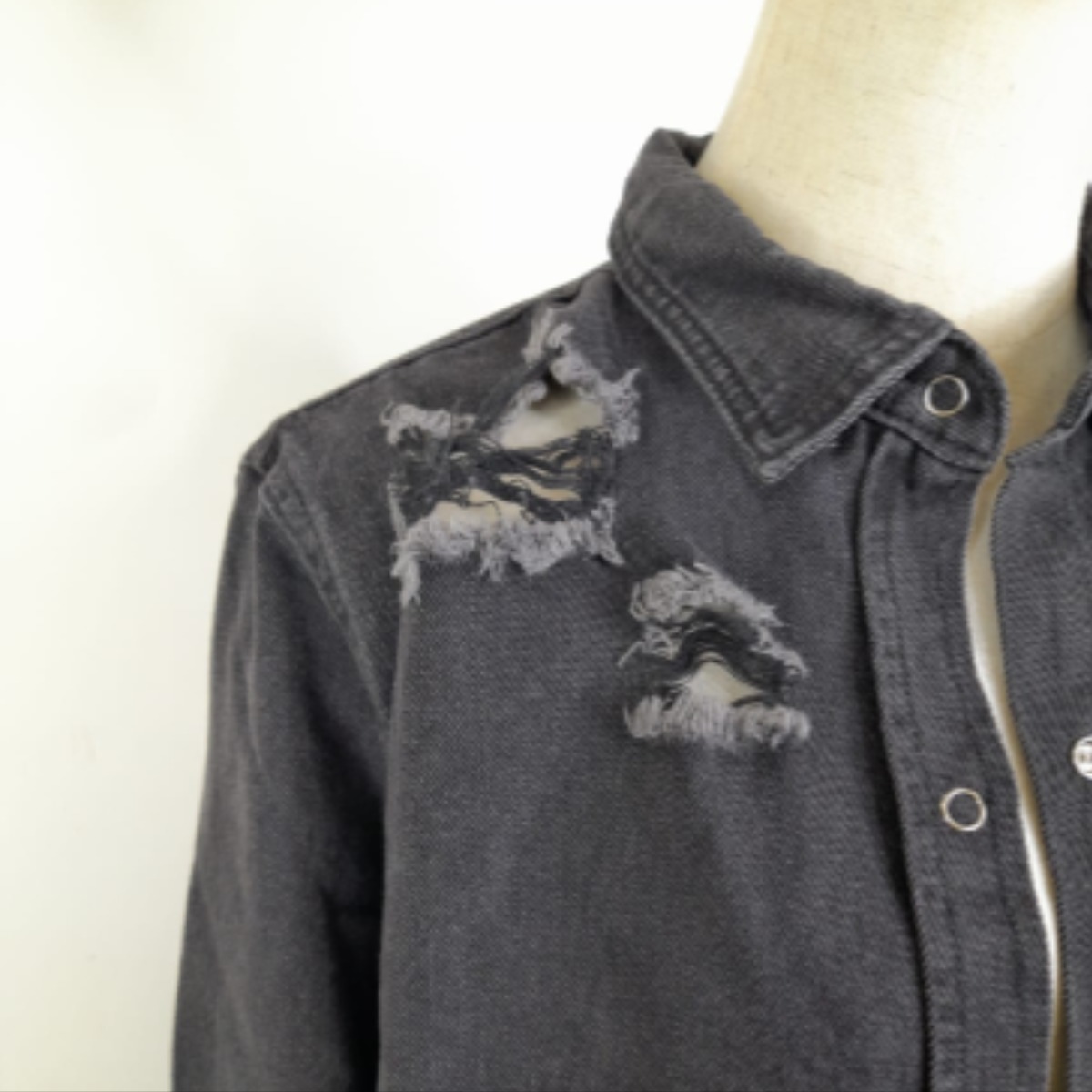 Voir photo 6 de Veste en jean pour femme avec poches Veste en jean pour femme avec poches Parfait état reconditionné photo 6